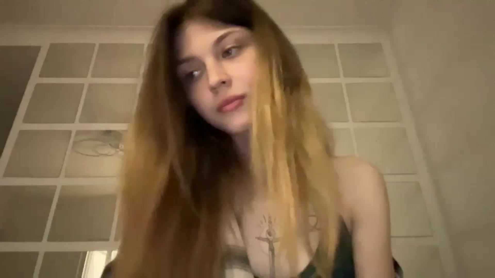 Gallery image thumbnail from Coconut_dream's myfreecams stream on, 09/19/2023, 08:03 image 6 of 20