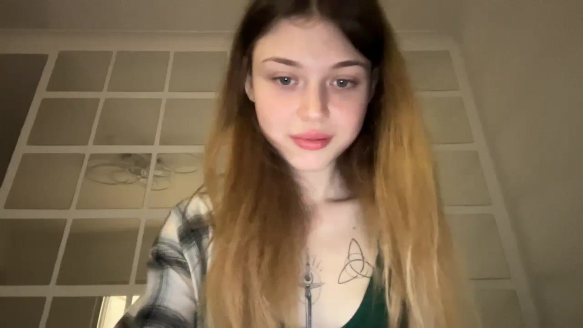 Gallery image thumbnail from Coconut_dream's myfreecams stream on, 09/19/2023, 08:03 image 15 of 20