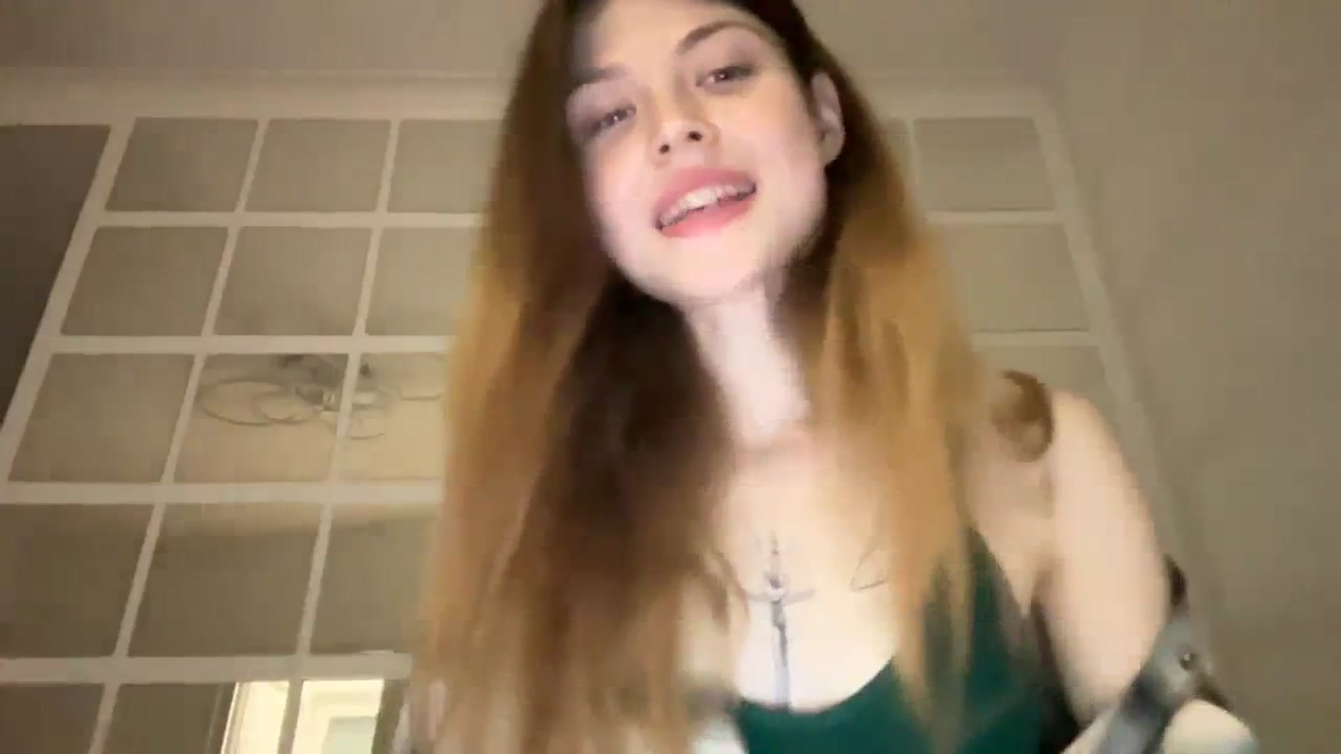Gallery image thumbnail from Coconut_dream's myfreecams stream on, 09/19/2023, 08:03 image 4 of 20