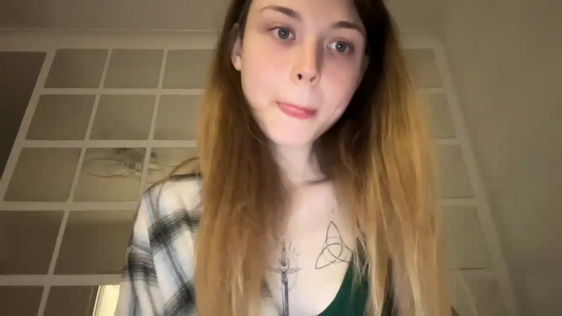 Gallery image thumbnail from Coconut_dream's myfreecams stream on, 09/19/2023, 08:03 image 8 of 20