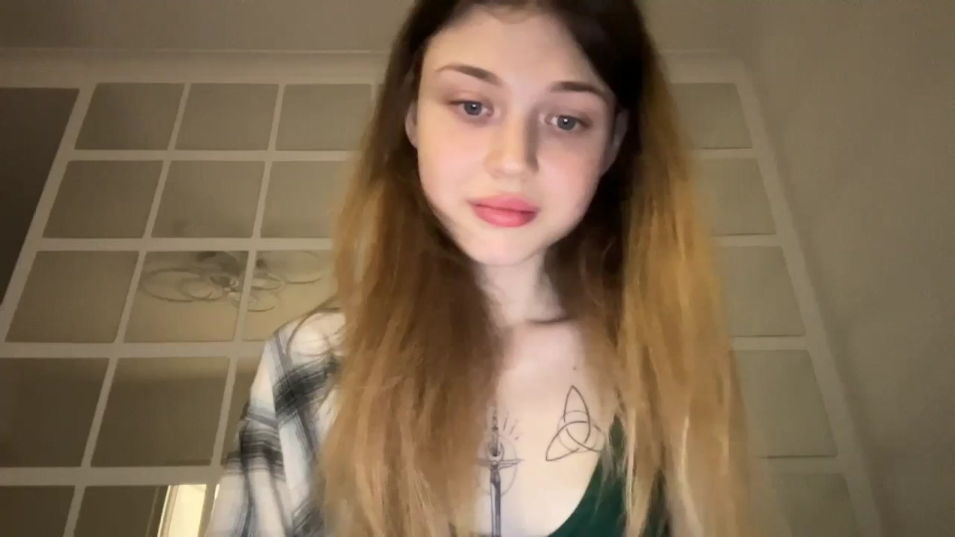 Gallery image thumbnail from Coconut_dream's myfreecams stream on, 09/19/2023, 08:03 image 13 of 20