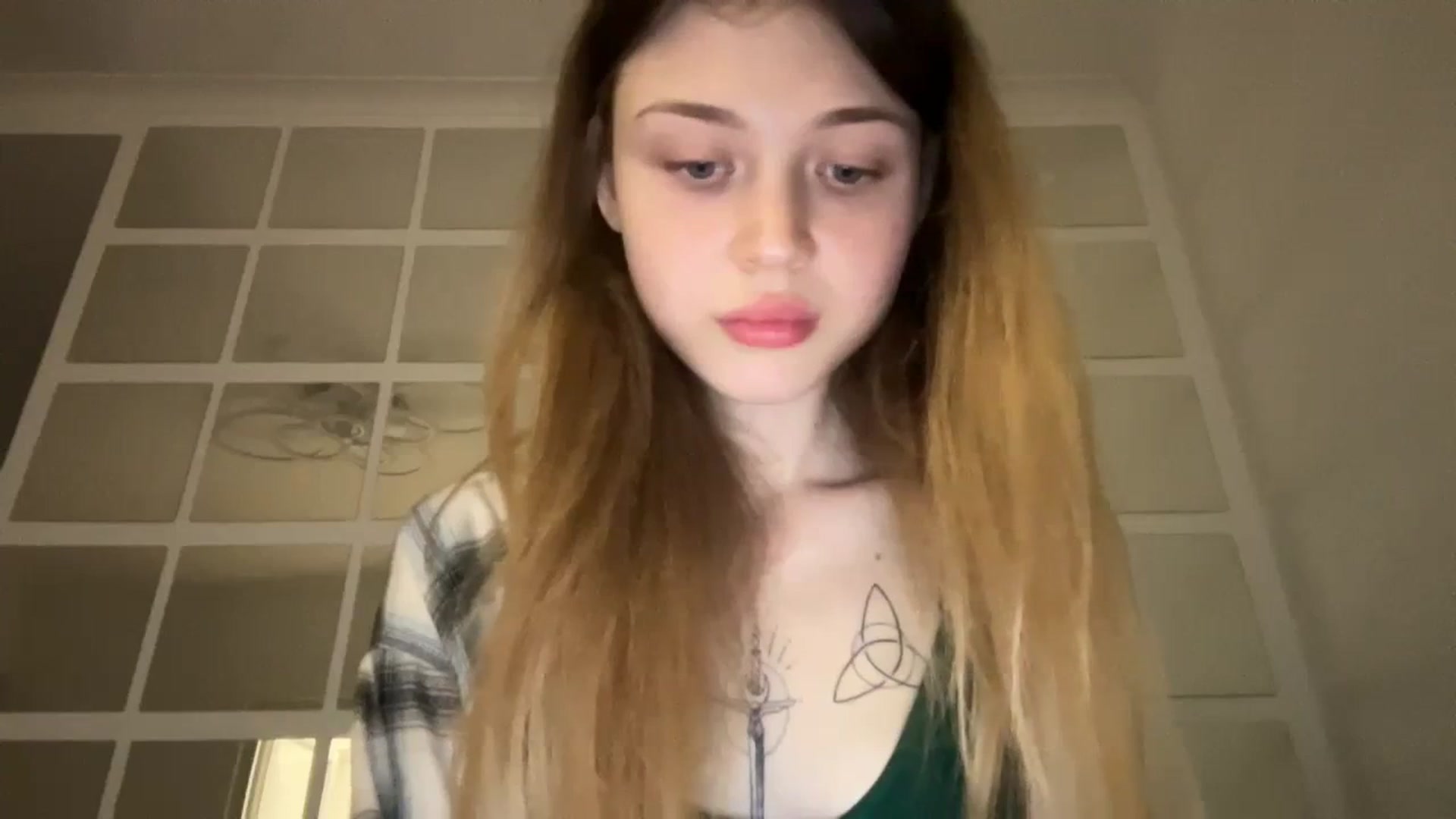 Gallery image thumbnail from Coconut_dream's myfreecams stream on, 09/19/2023, 08:03 image 16 of 20