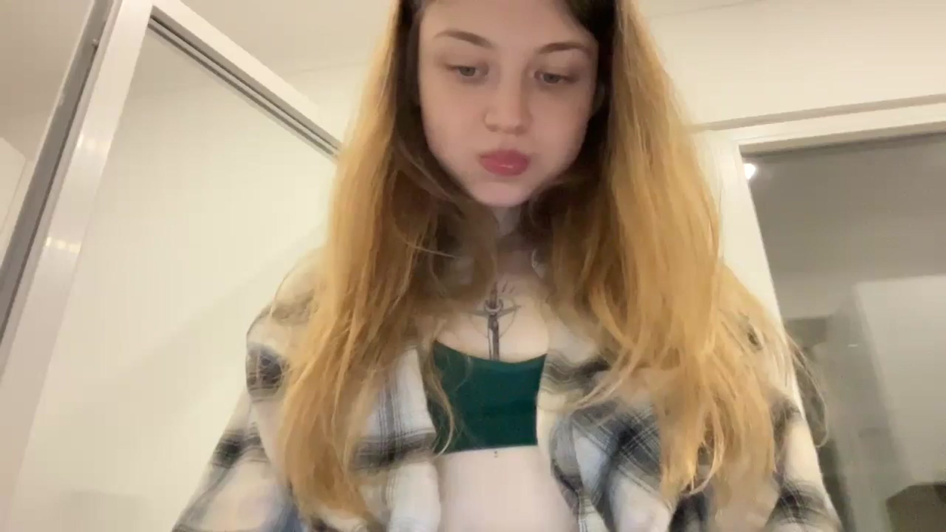 Gallery image thumbnail from Coconut_dream's myfreecams stream on, 09/19/2023, 09:02 image 19 of 20