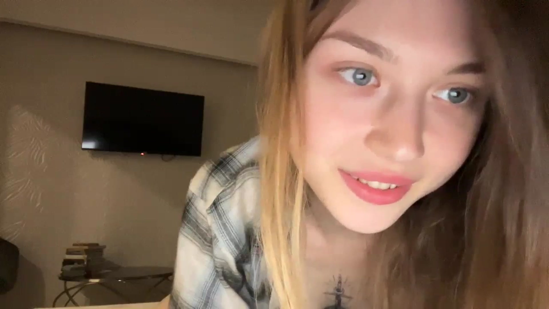 Gallery image thumbnail from Coconut_dream's myfreecams stream on, 09/19/2023, 09:02 image 3 of 20