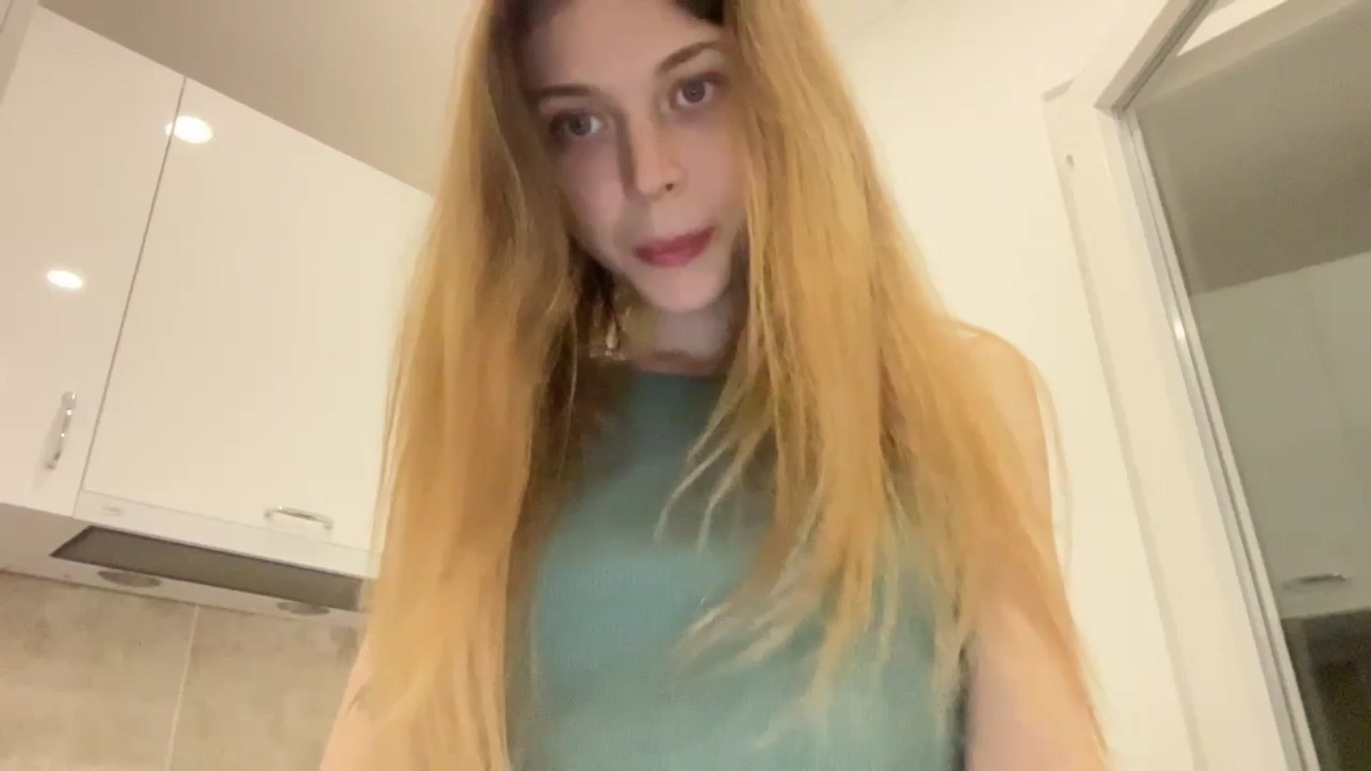 Gallery image thumbnail from Coconut_dream's myfreecams stream on, 09/22/2023, 19:43 image 4 of 20