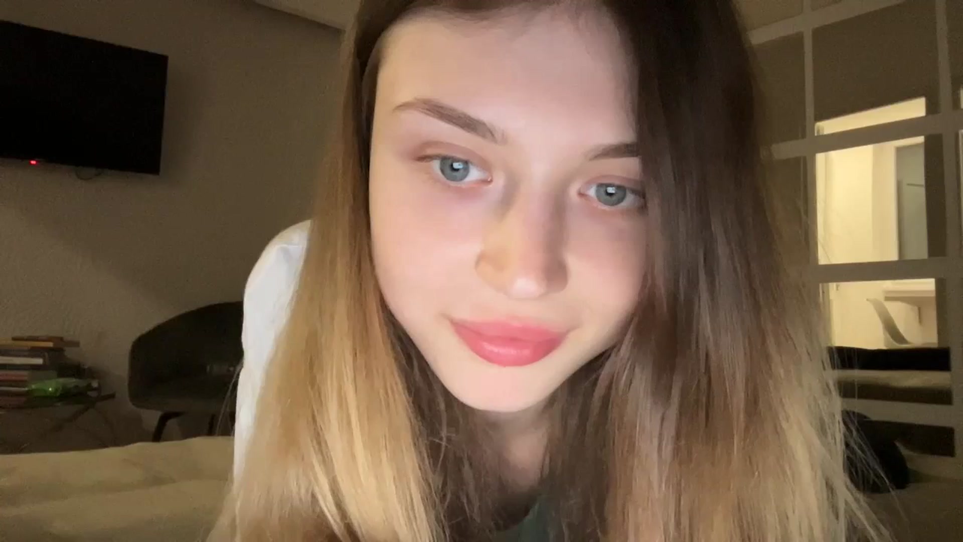 Gallery image thumbnail from Coconut_dream's myfreecams stream on, 09/22/2023, 19:43 image 20 of 20