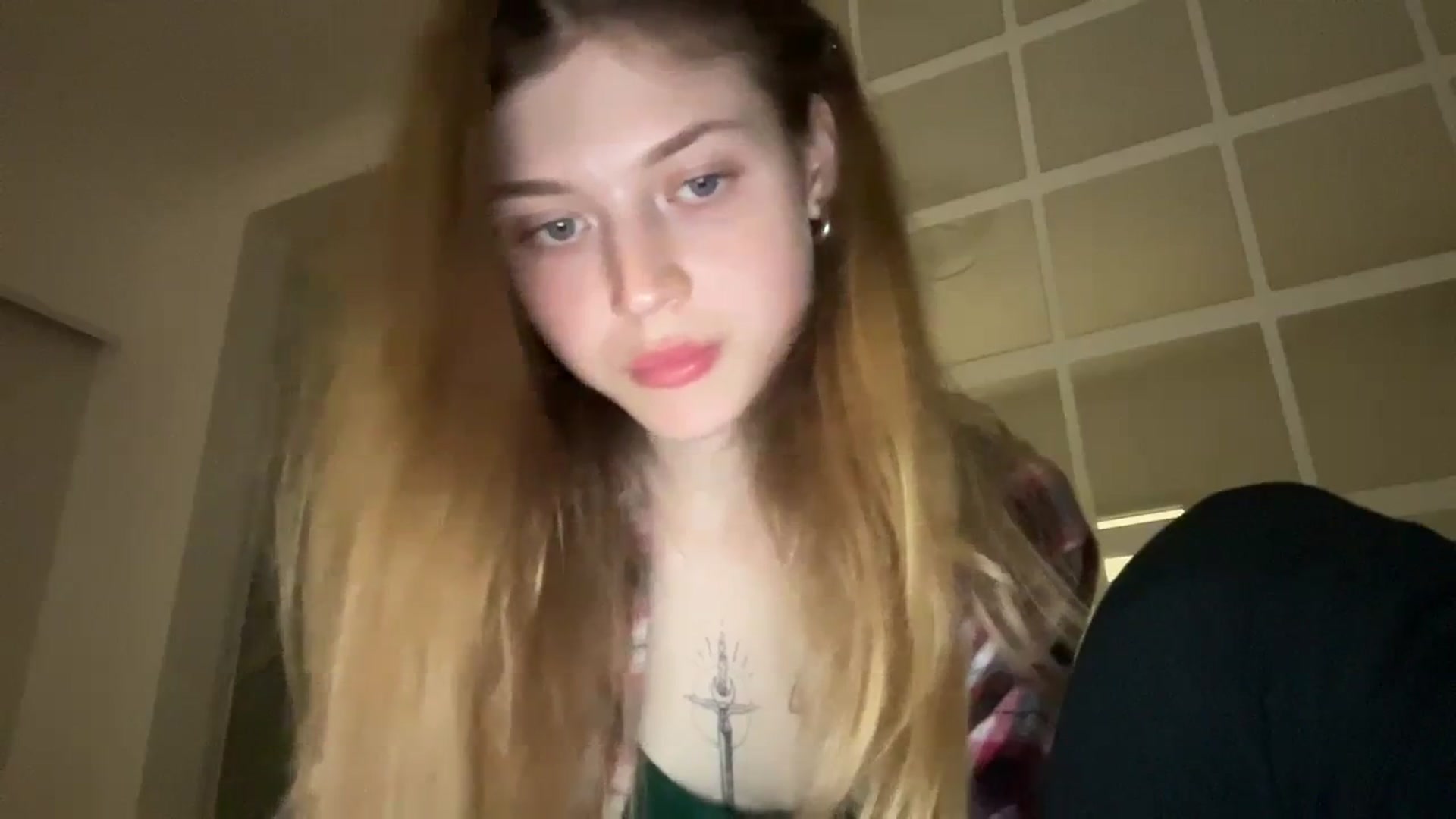 Gallery image thumbnail from Coconut_dream's myfreecams stream on, 09/24/2023, 19:27 image 17 of 20
