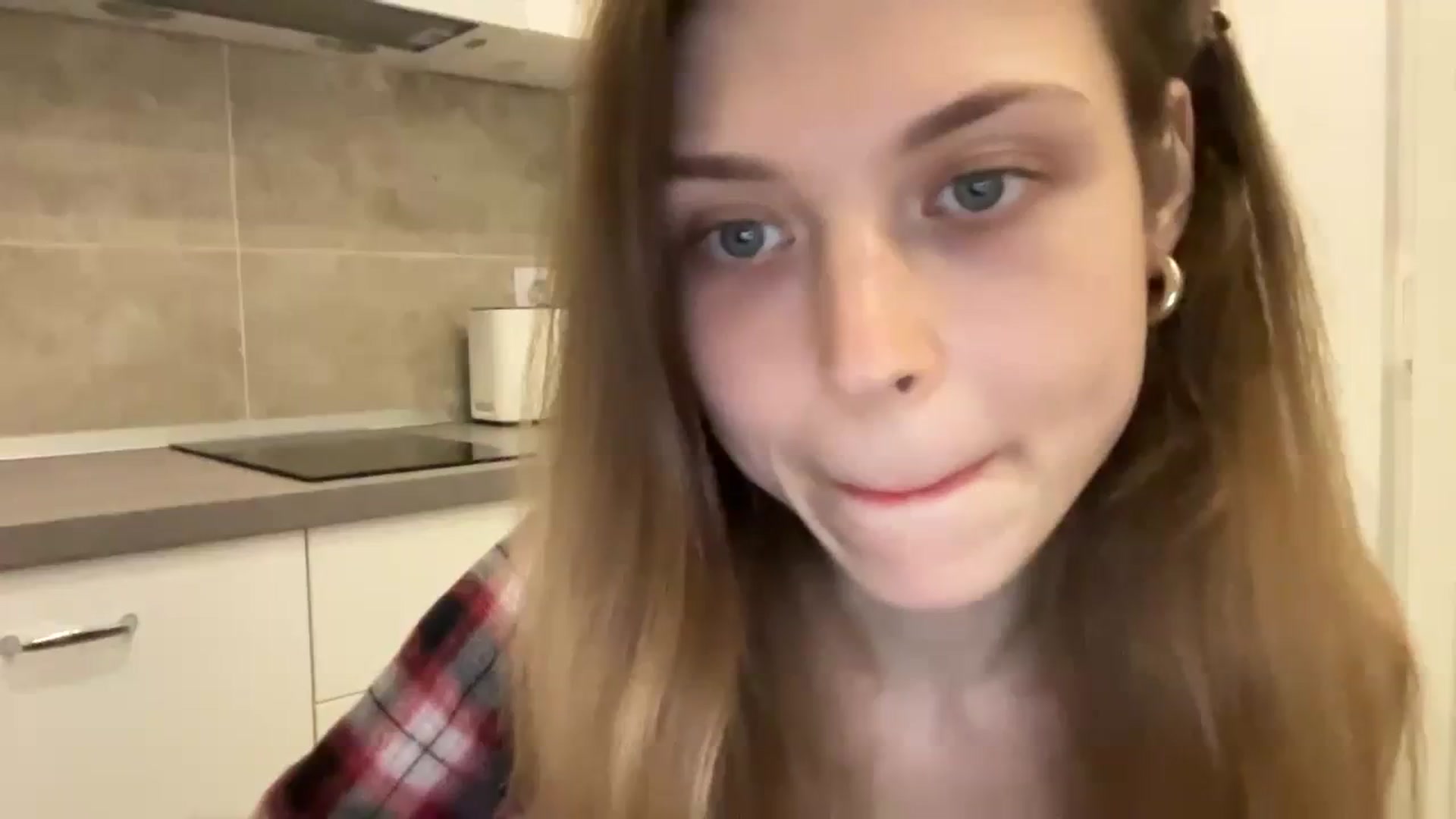 Gallery image thumbnail from Coconut_dream's myfreecams stream on, 09/24/2023, 19:27 image 10 of 20