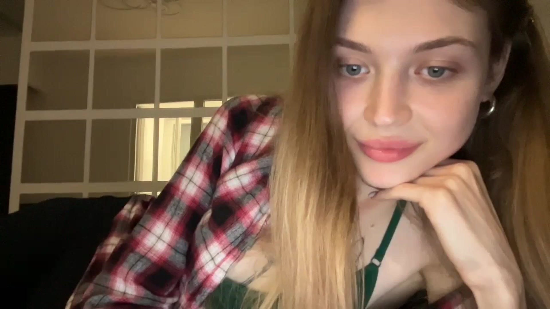 Gallery image thumbnail from Coconut_dream's myfreecams stream on, 09/24/2023, 19:27 image 12 of 20