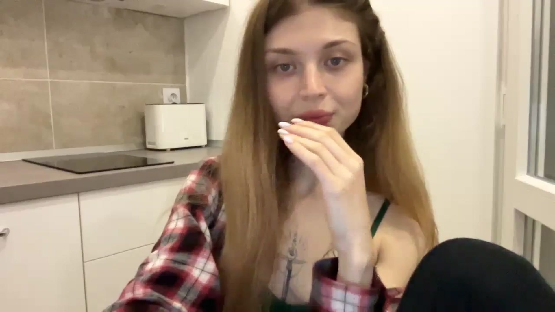 Gallery image thumbnail from Coconut_dream's myfreecams stream on, 09/24/2023, 19:27 image 6 of 20