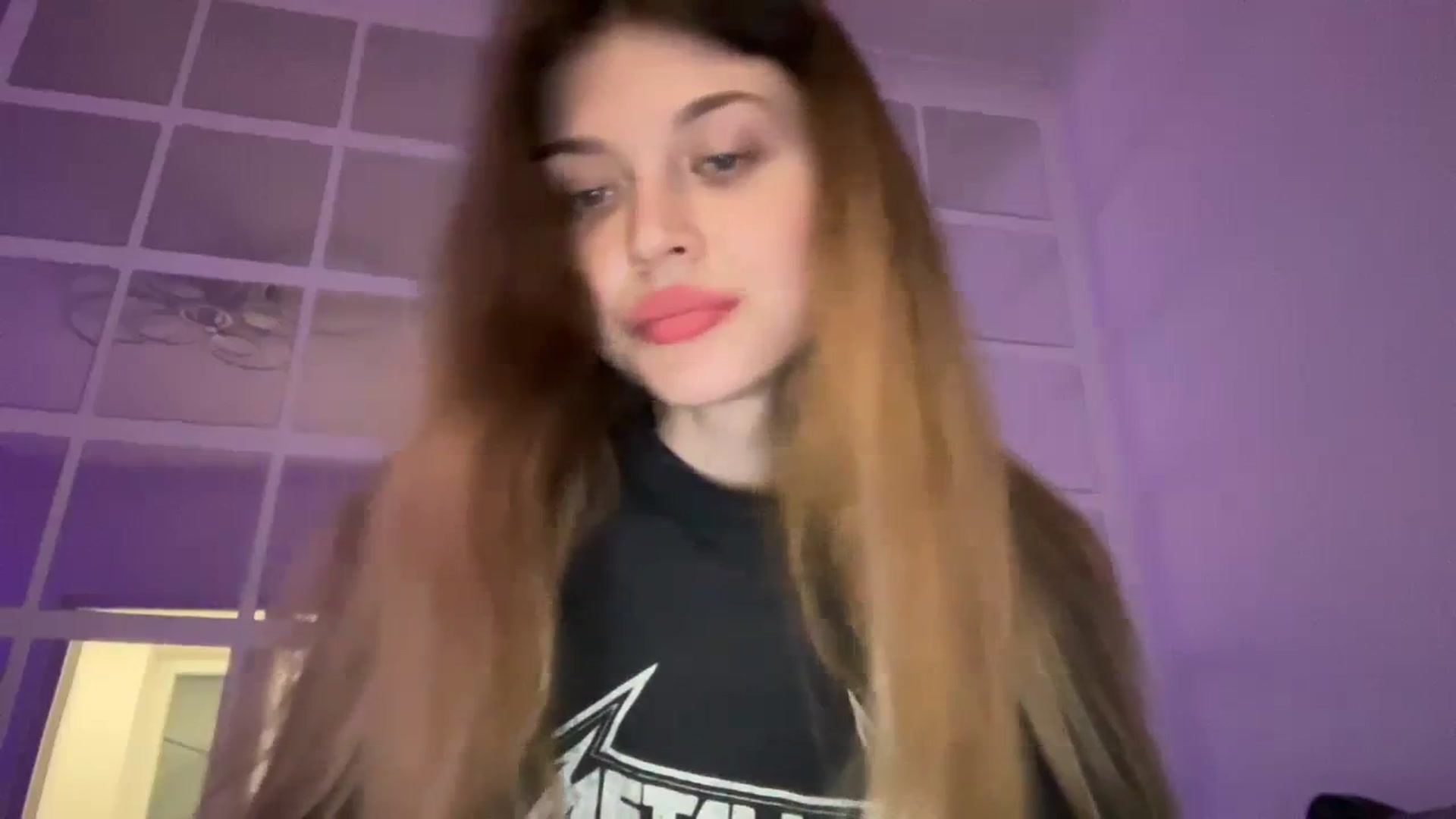 Gallery image thumbnail from Coconut_dream's myfreecams stream on, 09/25/2023, 18:17 image 7 of 20