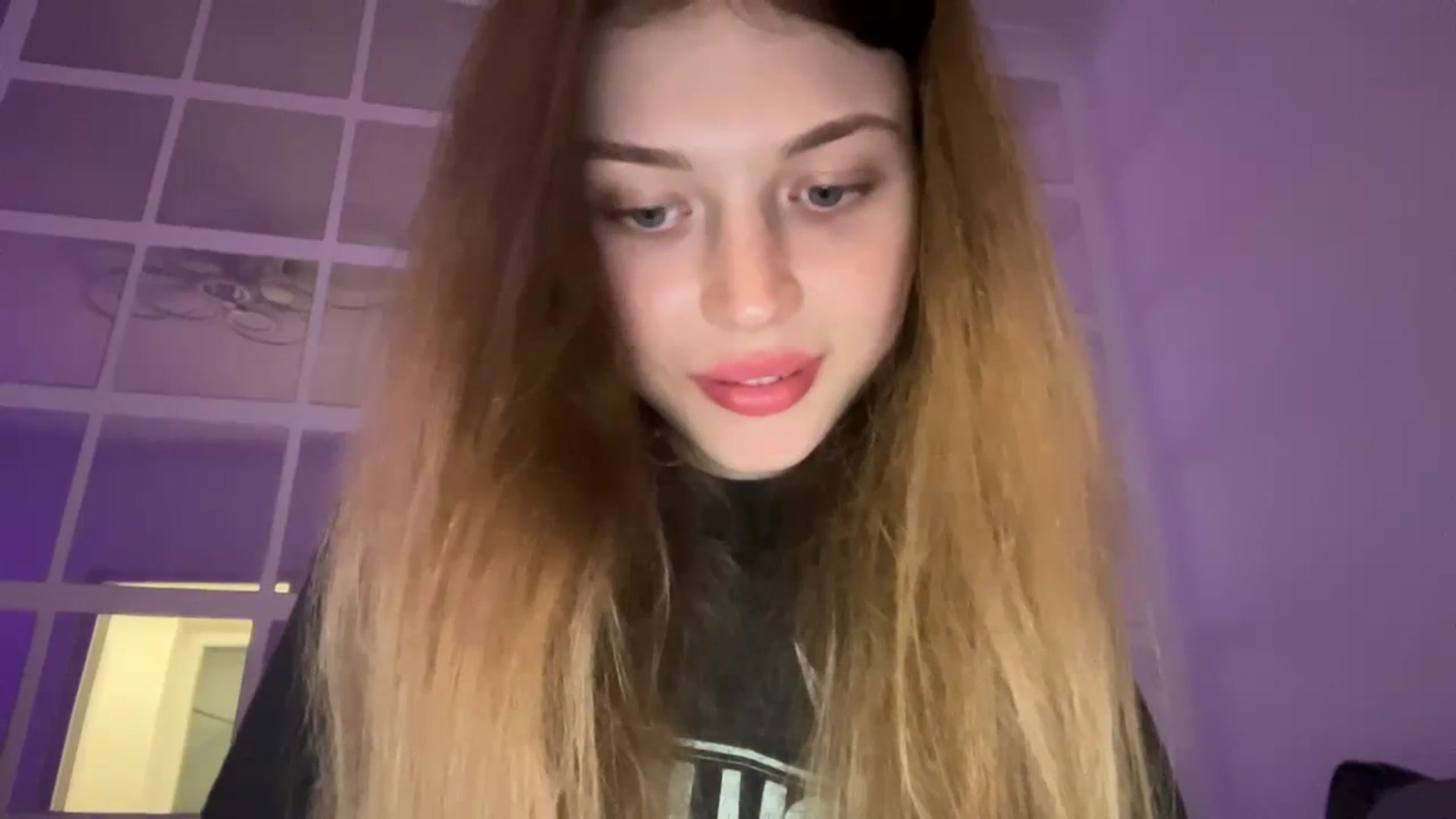 Gallery image thumbnail from Coconut_dream's myfreecams stream on, 09/25/2023, 18:17 image 6 of 20