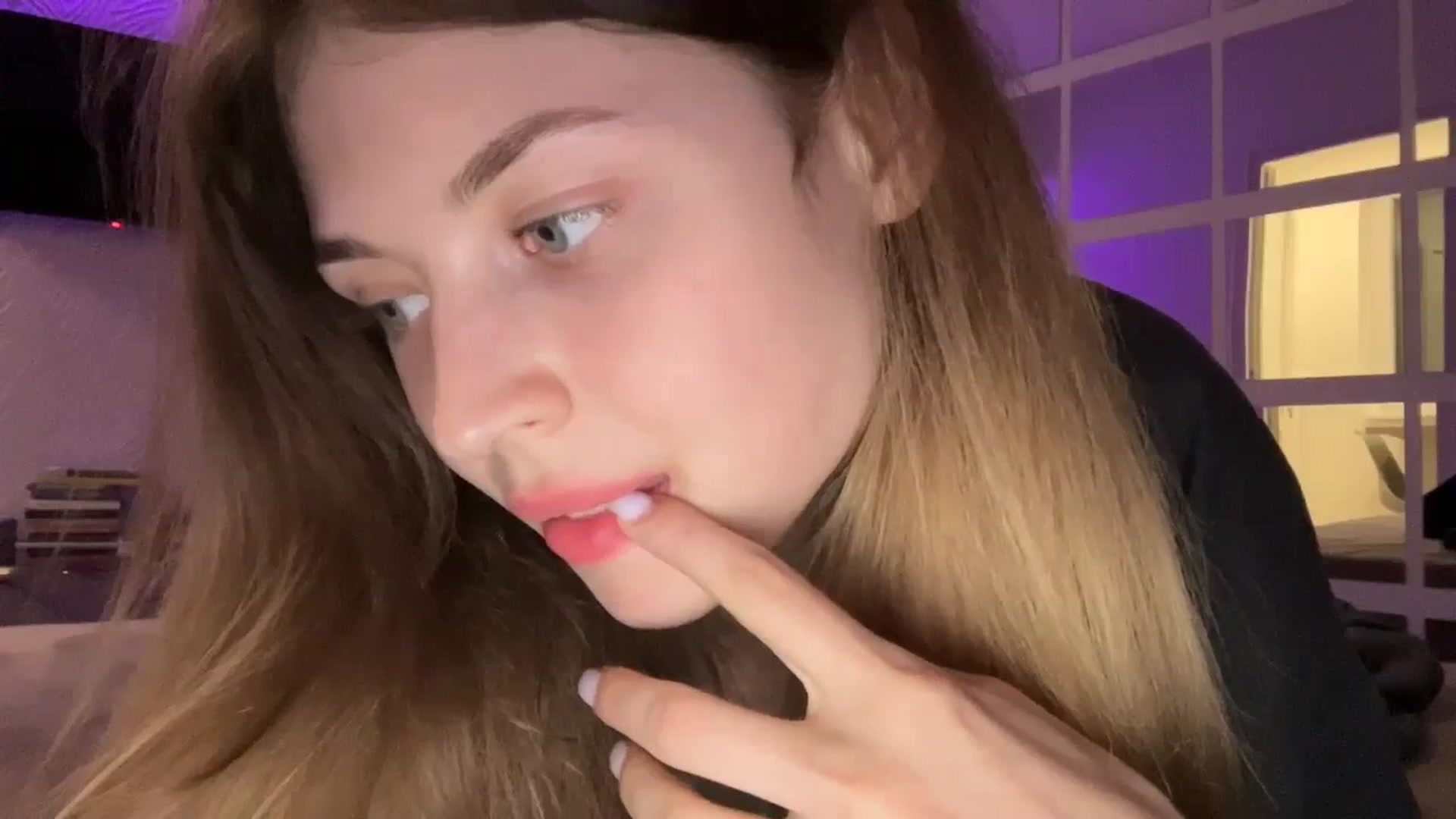 Gallery image thumbnail from Coconut_dream's myfreecams stream on, 09/25/2023, 18:40 image 6 of 20