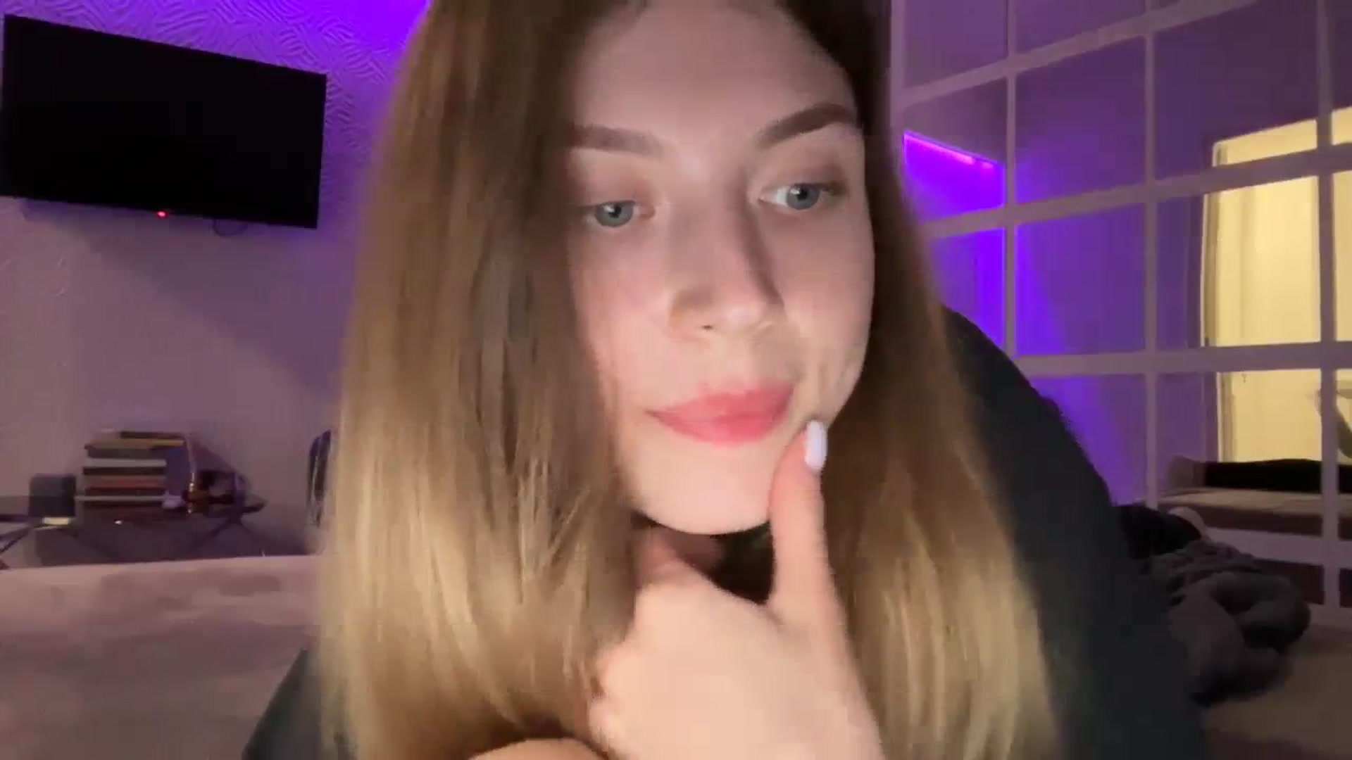 Gallery image thumbnail from Coconut_dream's myfreecams stream on, 09/25/2023, 18:40 image 12 of 20