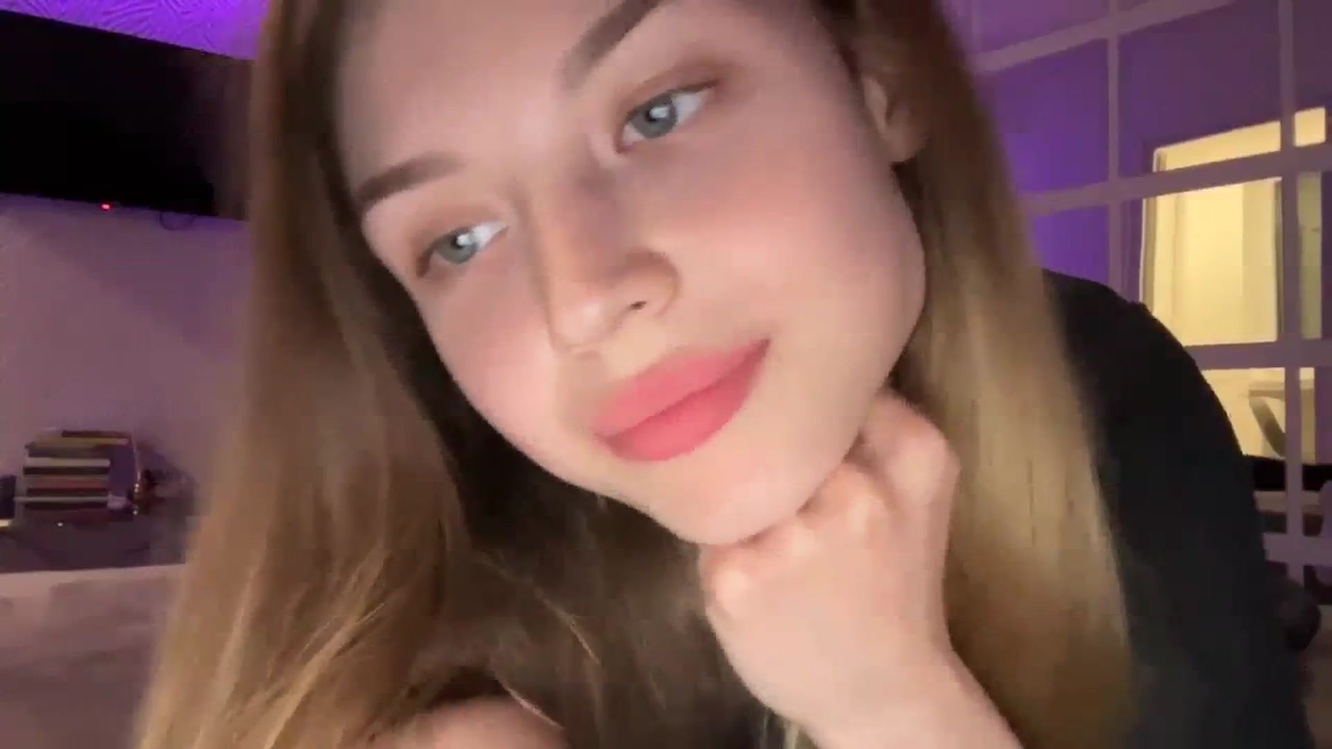 Gallery image thumbnail from Coconut_dream's myfreecams stream on, 09/25/2023, 18:40 image 8 of 20