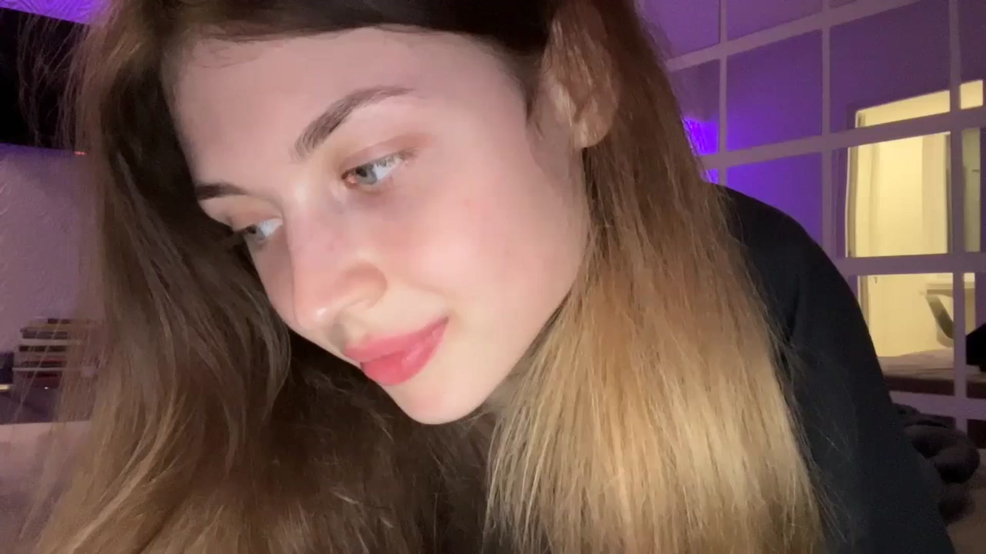 Gallery image thumbnail from Coconut_dream's myfreecams stream on, 09/25/2023, 18:40 image 4 of 20