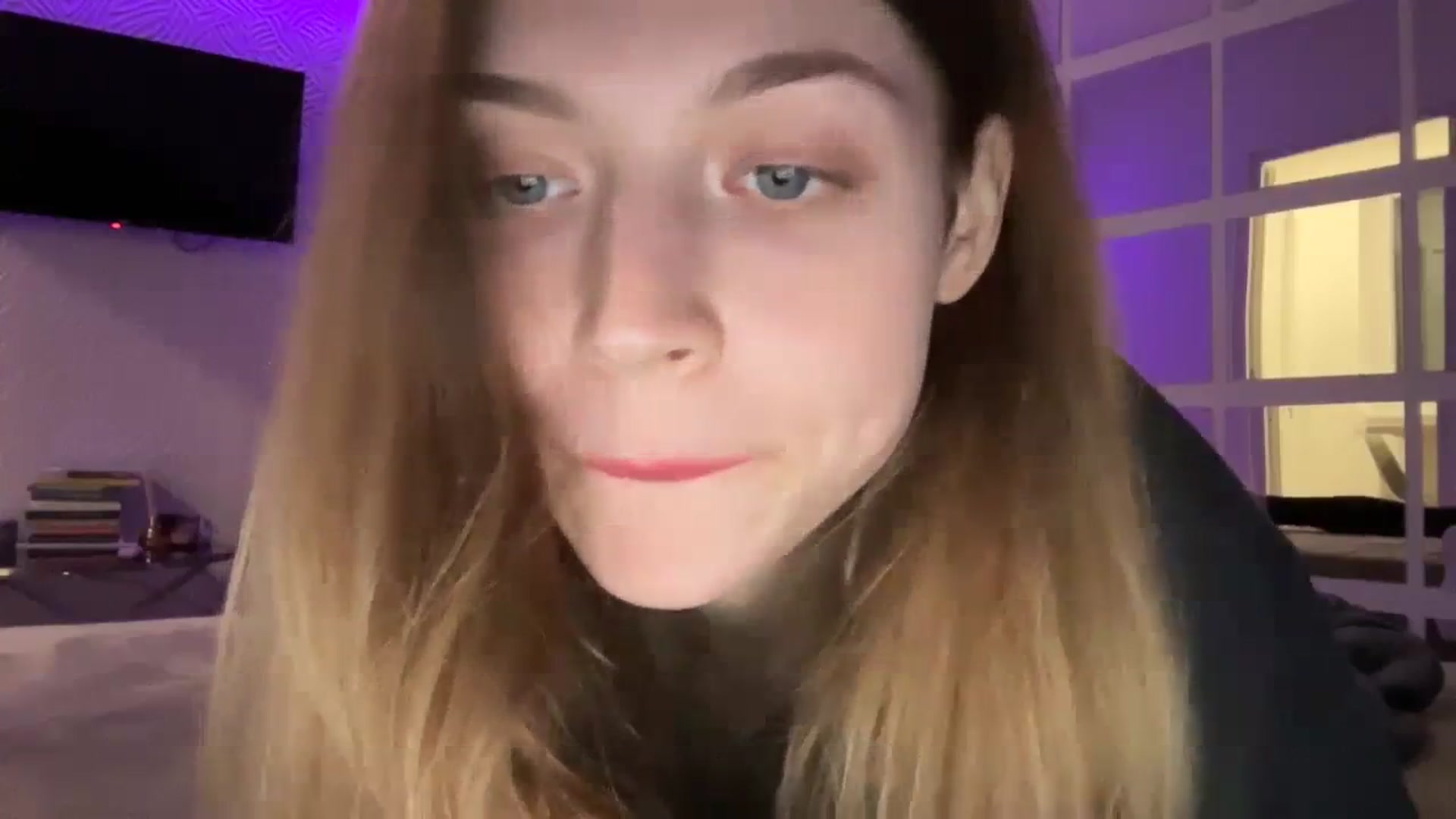 Gallery image thumbnail from Coconut_dream's myfreecams stream on, 09/25/2023, 18:40 image 10 of 20