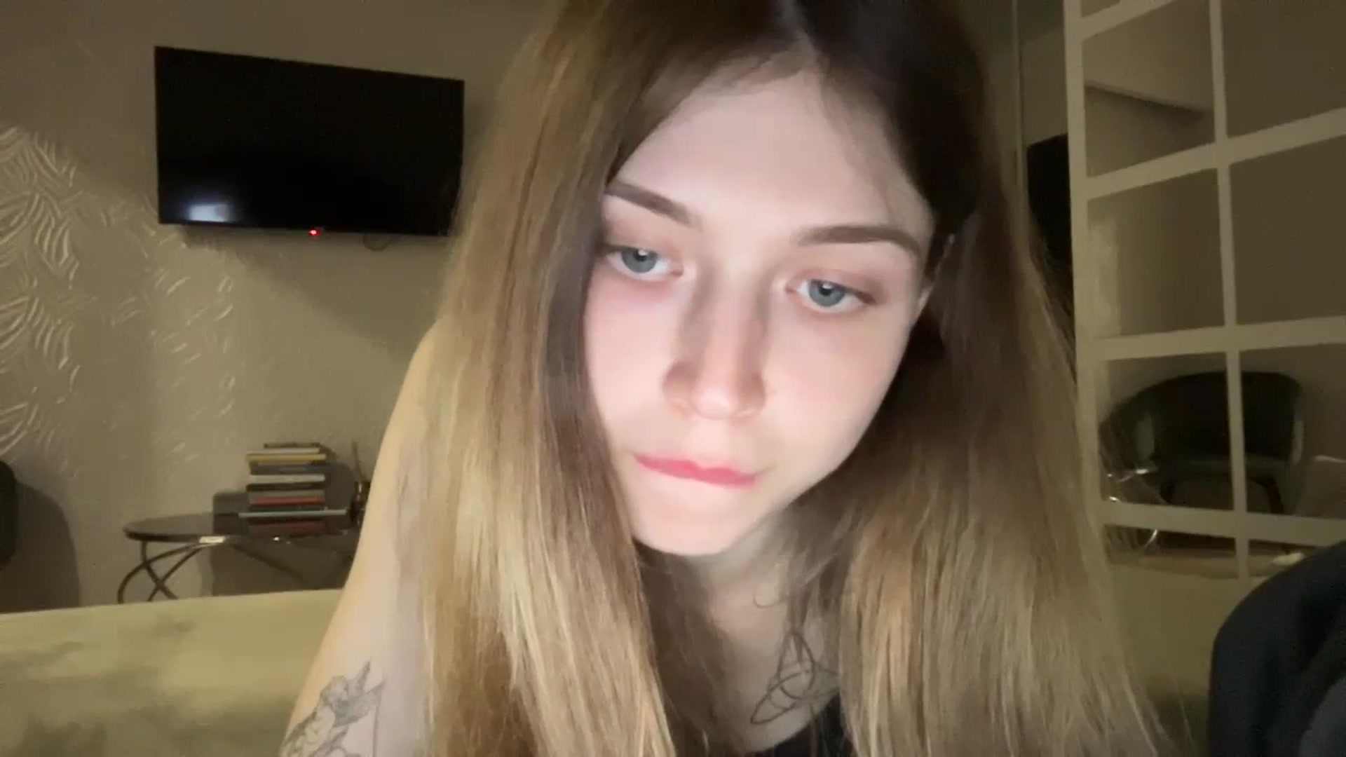 Gallery image thumbnail from Coconut_dream's myfreecams stream on, 09/26/2023, 20:08 image 3 of 20