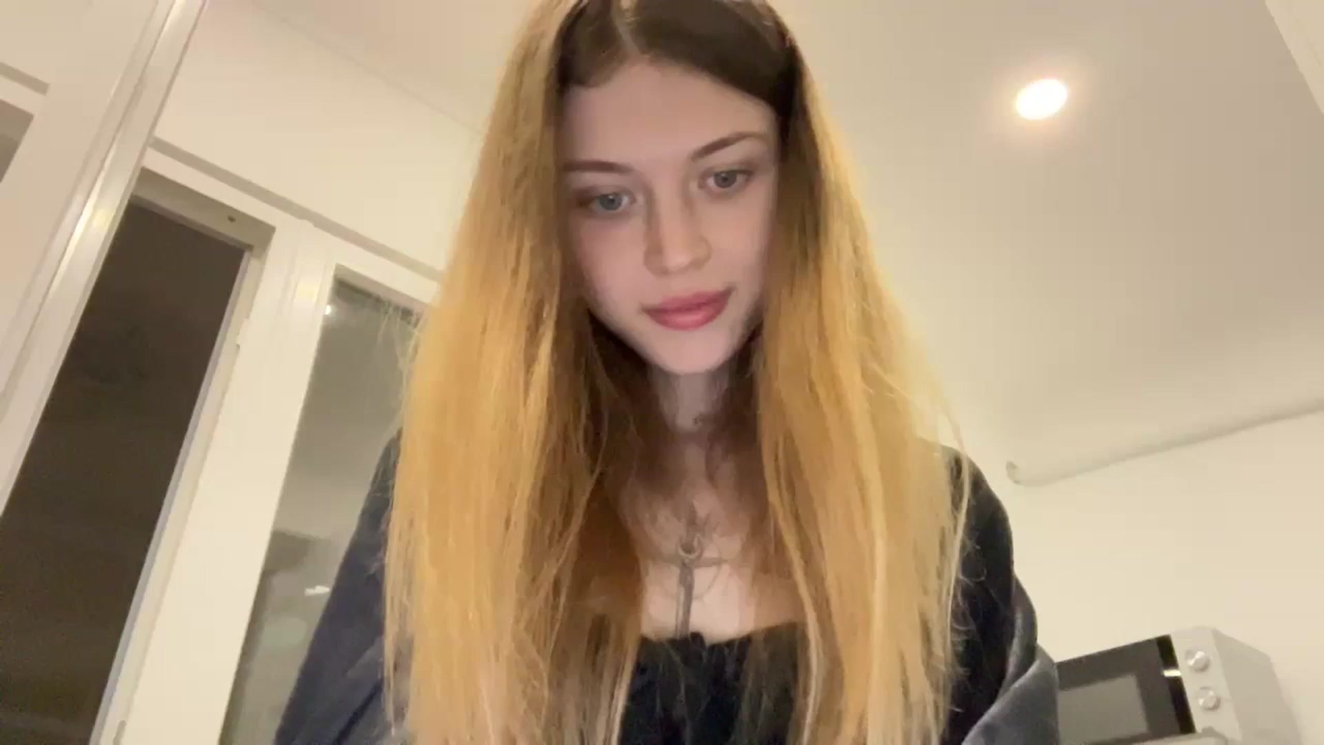 Gallery image thumbnail from Coconut_dream's myfreecams stream on, 09/29/2023, 07:28 image 19 of 20