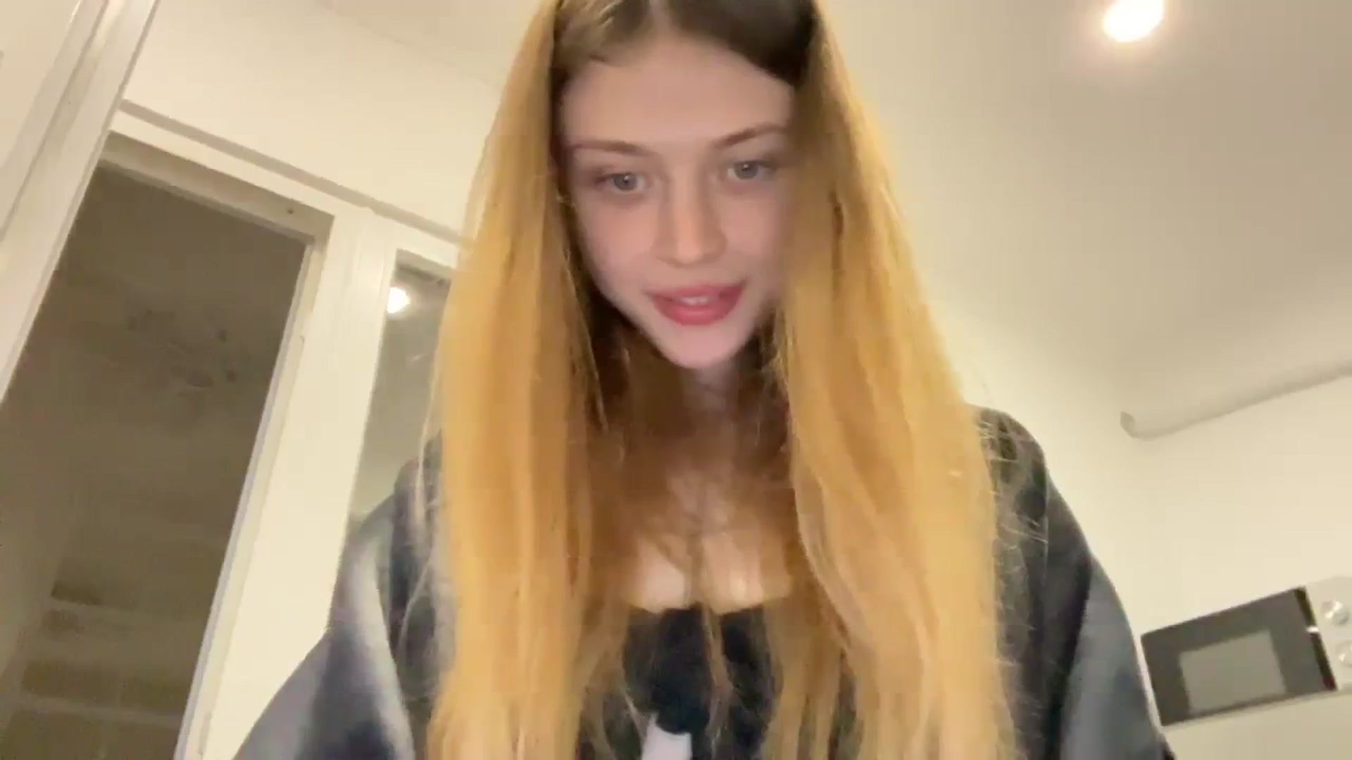 Gallery image thumbnail from Coconut_dream's myfreecams stream on, 09/29/2023, 09:03 image 11 of 20