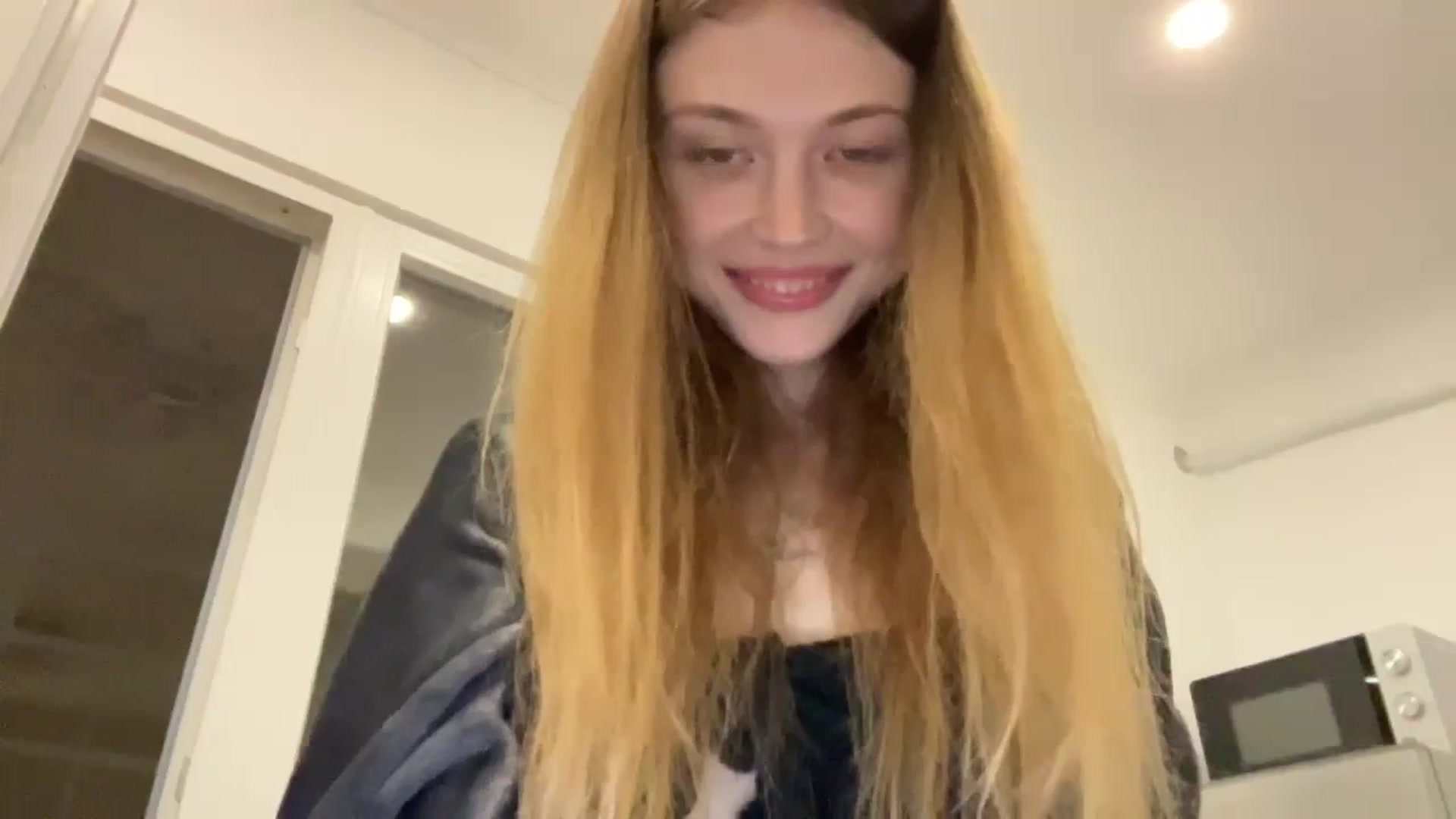 Gallery image thumbnail from Coconut_dream's myfreecams stream on, 09/29/2023, 09:03 image 6 of 20