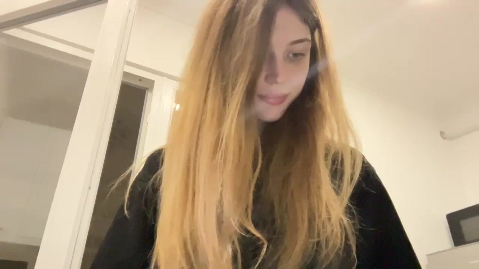 Gallery image thumbnail from Coconut_dream's myfreecams stream on, 10/03/2023, 06:17 image 18 of 20