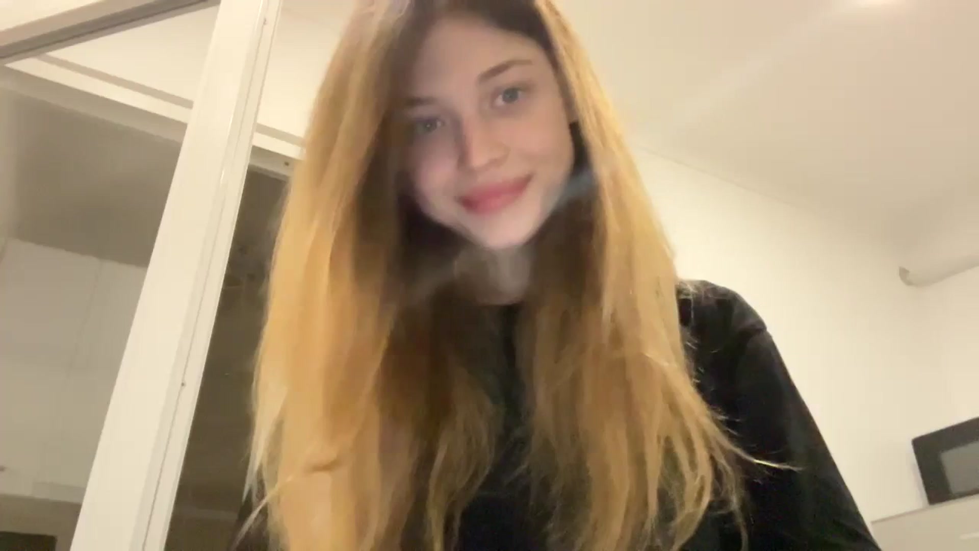 Gallery image thumbnail from Coconut_dream's myfreecams stream on, 10/03/2023, 06:17 image 15 of 20