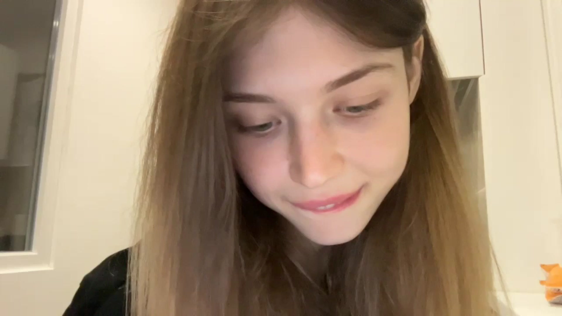 Gallery image thumbnail from Coconut_dream's myfreecams stream on, 10/03/2023, 06:17 image 8 of 20