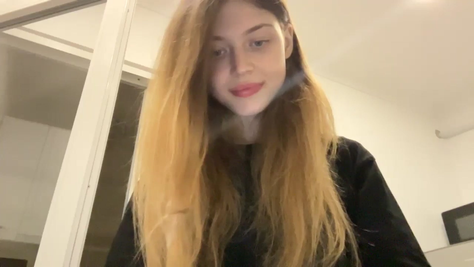 Gallery image thumbnail from Coconut_dream's myfreecams stream on, 10/03/2023, 06:17 image 16 of 20