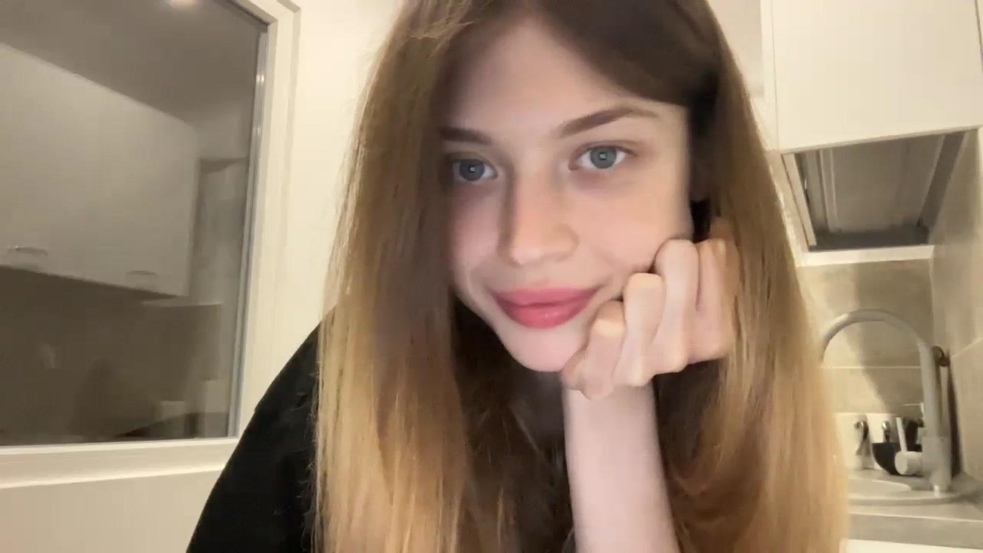 Gallery image thumbnail from Coconut_dream's myfreecams stream on, 10/03/2023, 06:17 image 6 of 20