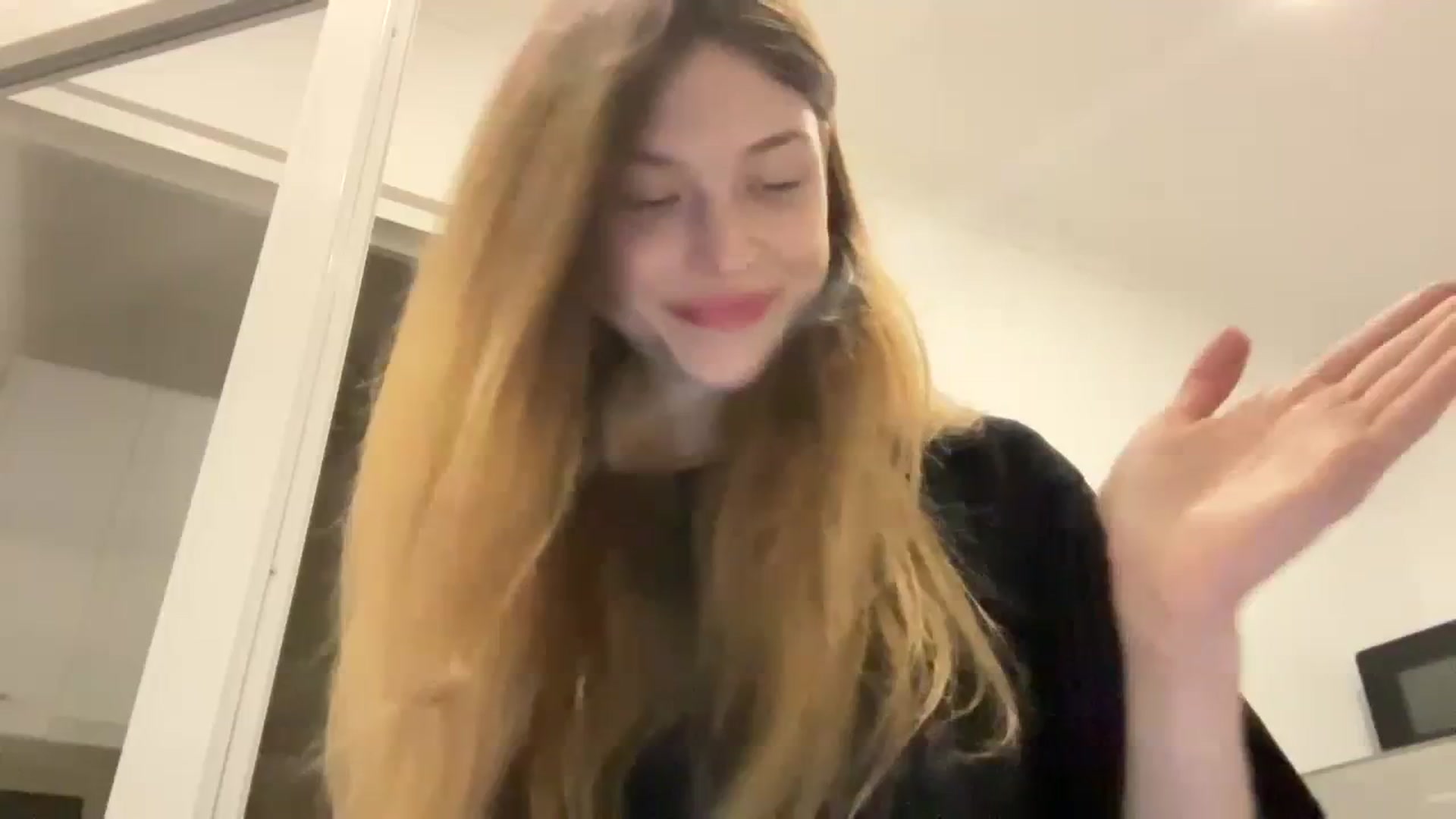 Gallery image thumbnail from Coconut_dream's myfreecams stream on, 10/03/2023, 06:17 image 19 of 20