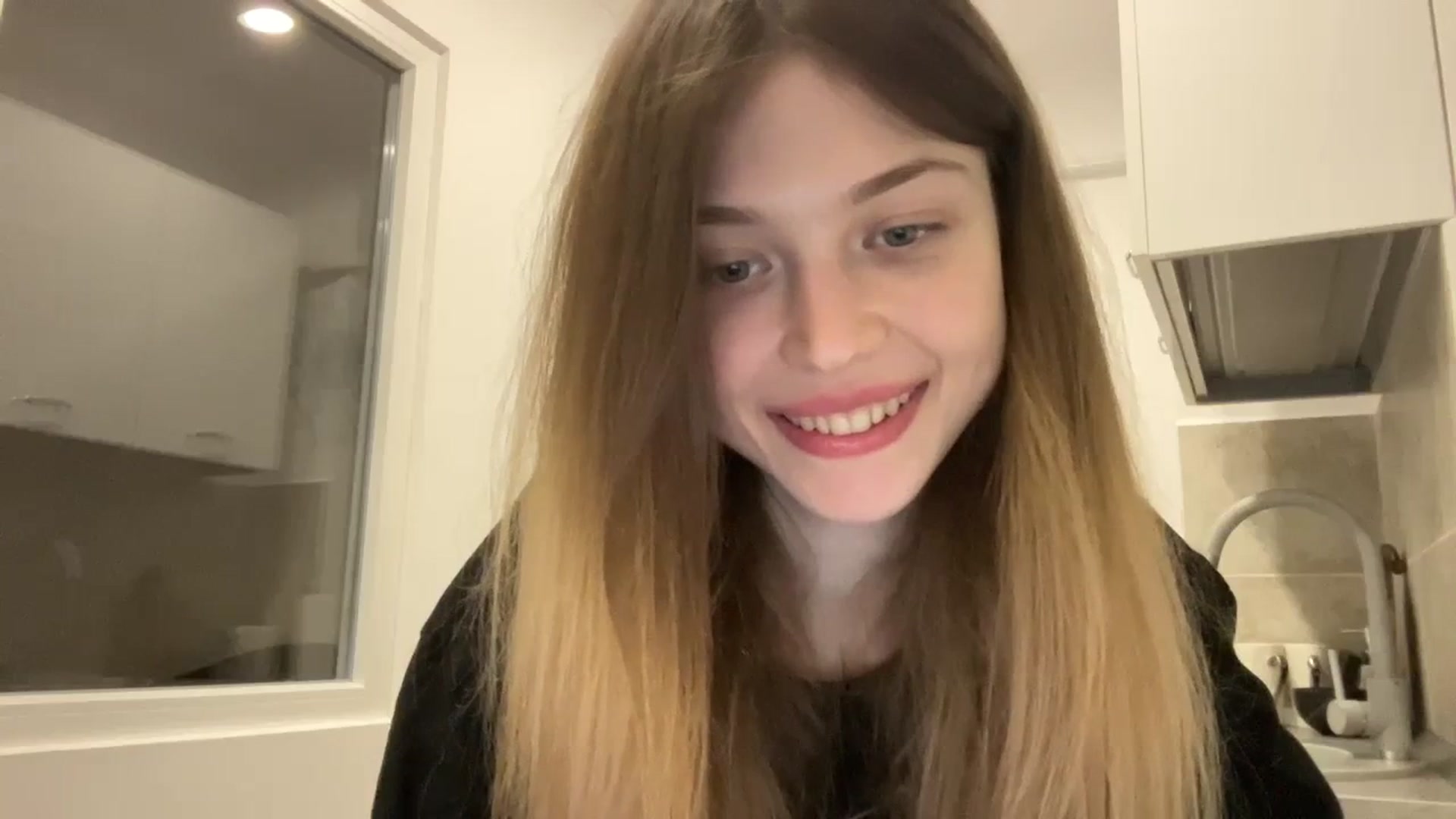 Gallery image thumbnail from Coconut_dream's myfreecams stream on, 10/03/2023, 06:17 image 4 of 20