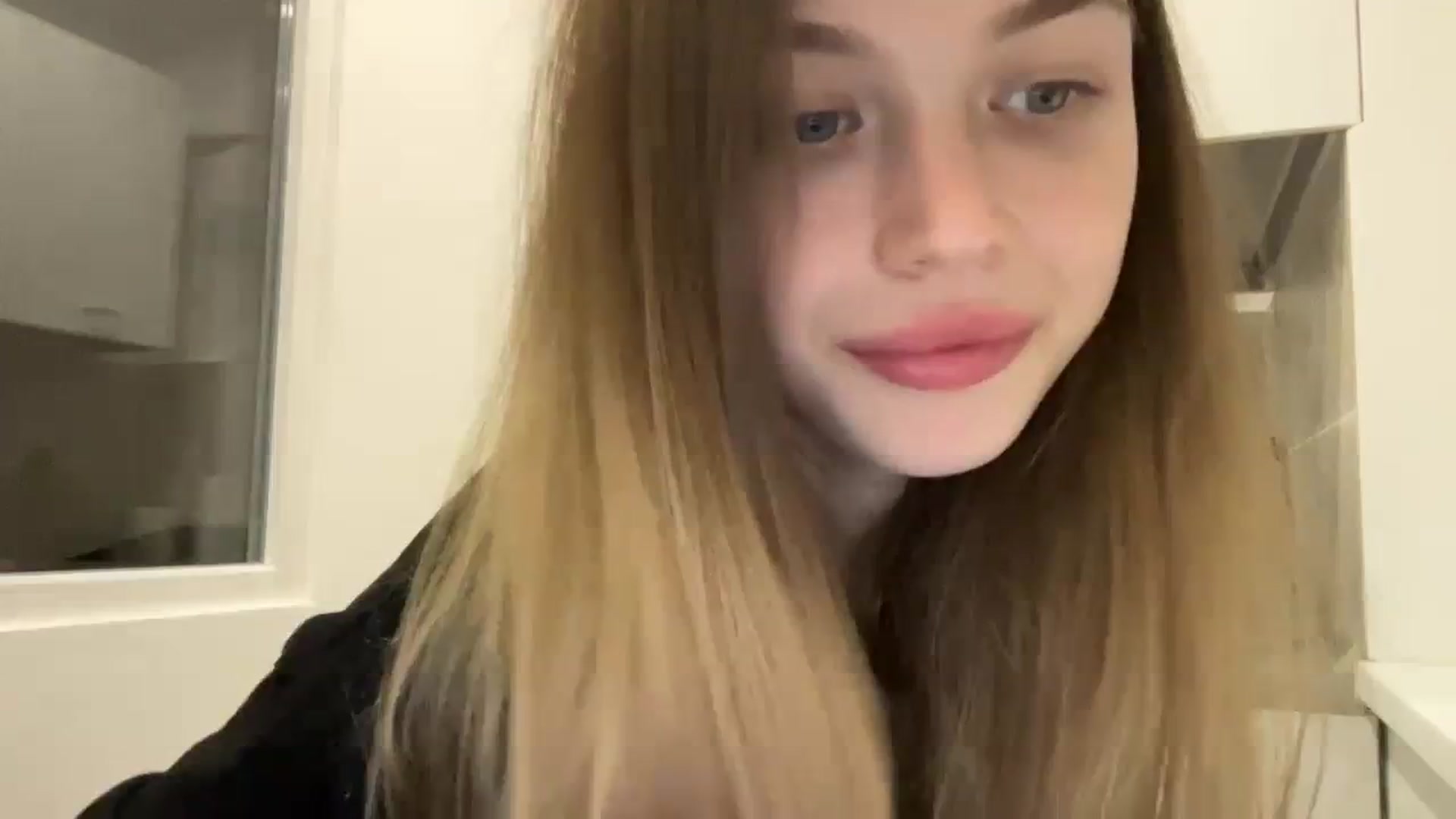 Gallery image thumbnail from Coconut_dream's myfreecams stream on, 10/03/2023, 06:17 image 1 of 20