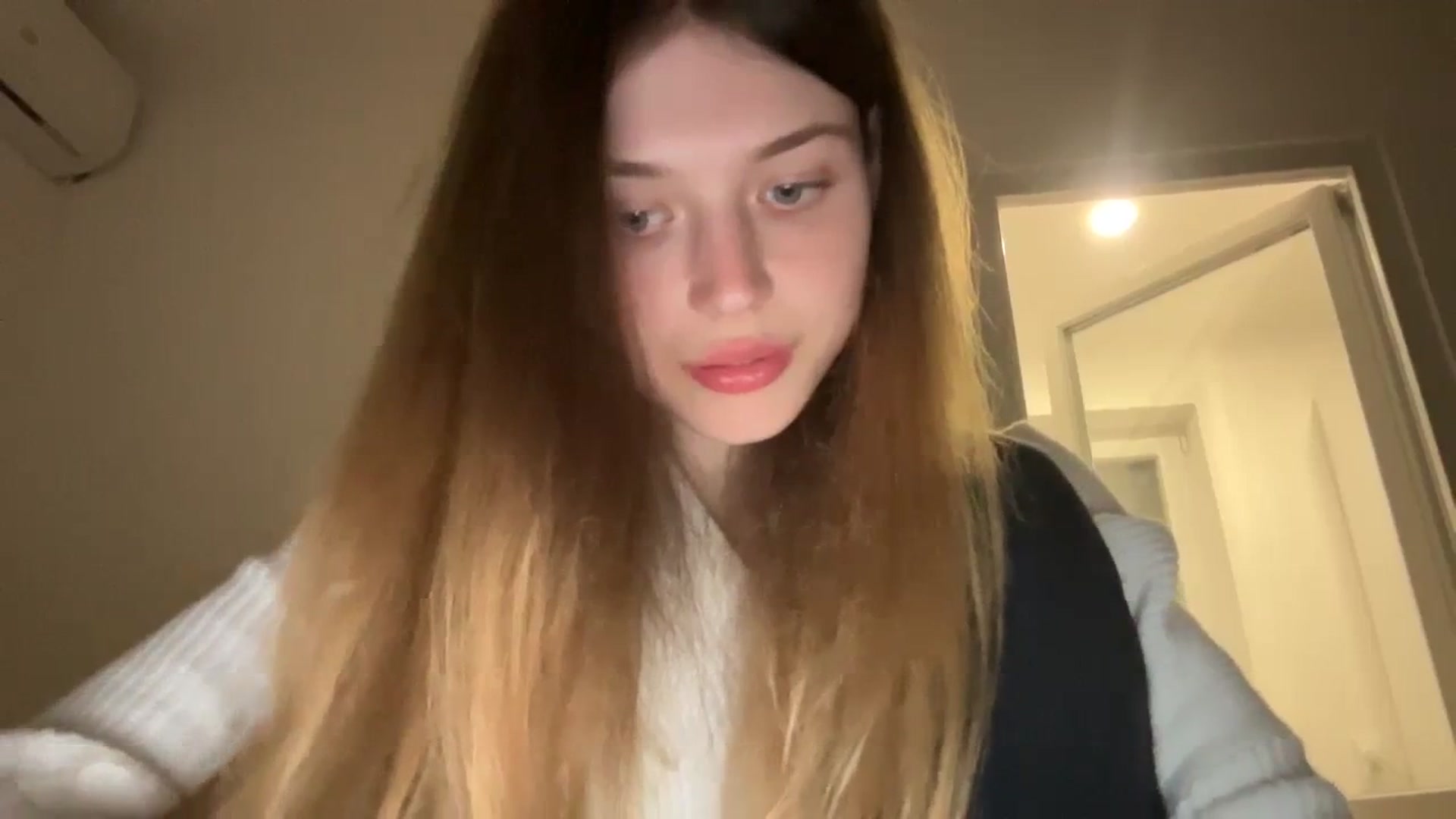 Gallery image thumbnail from Coconut_dream's myfreecams stream on, 10/03/2023, 16:32 image 8 of 20