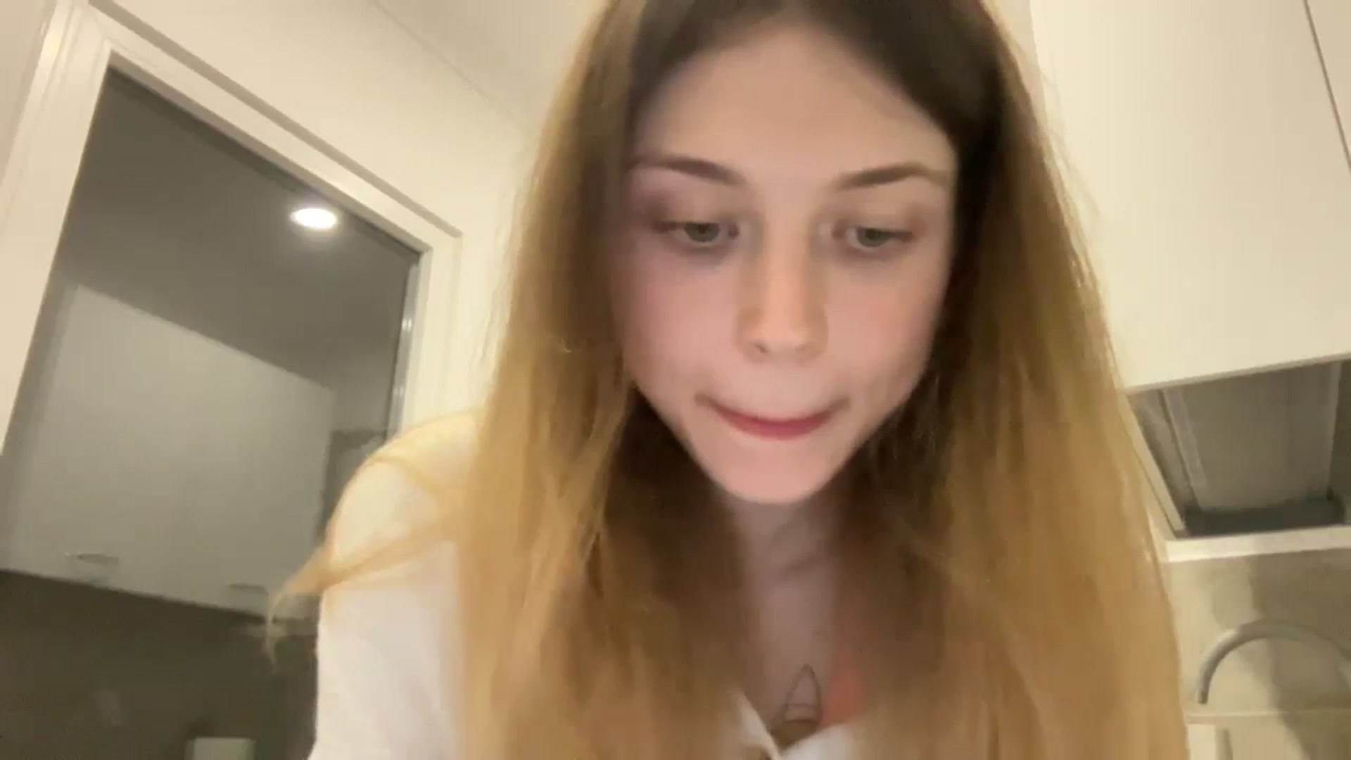 Gallery image thumbnail from Coconut_dream's myfreecams stream on, 10/03/2023, 16:32 image 3 of 20