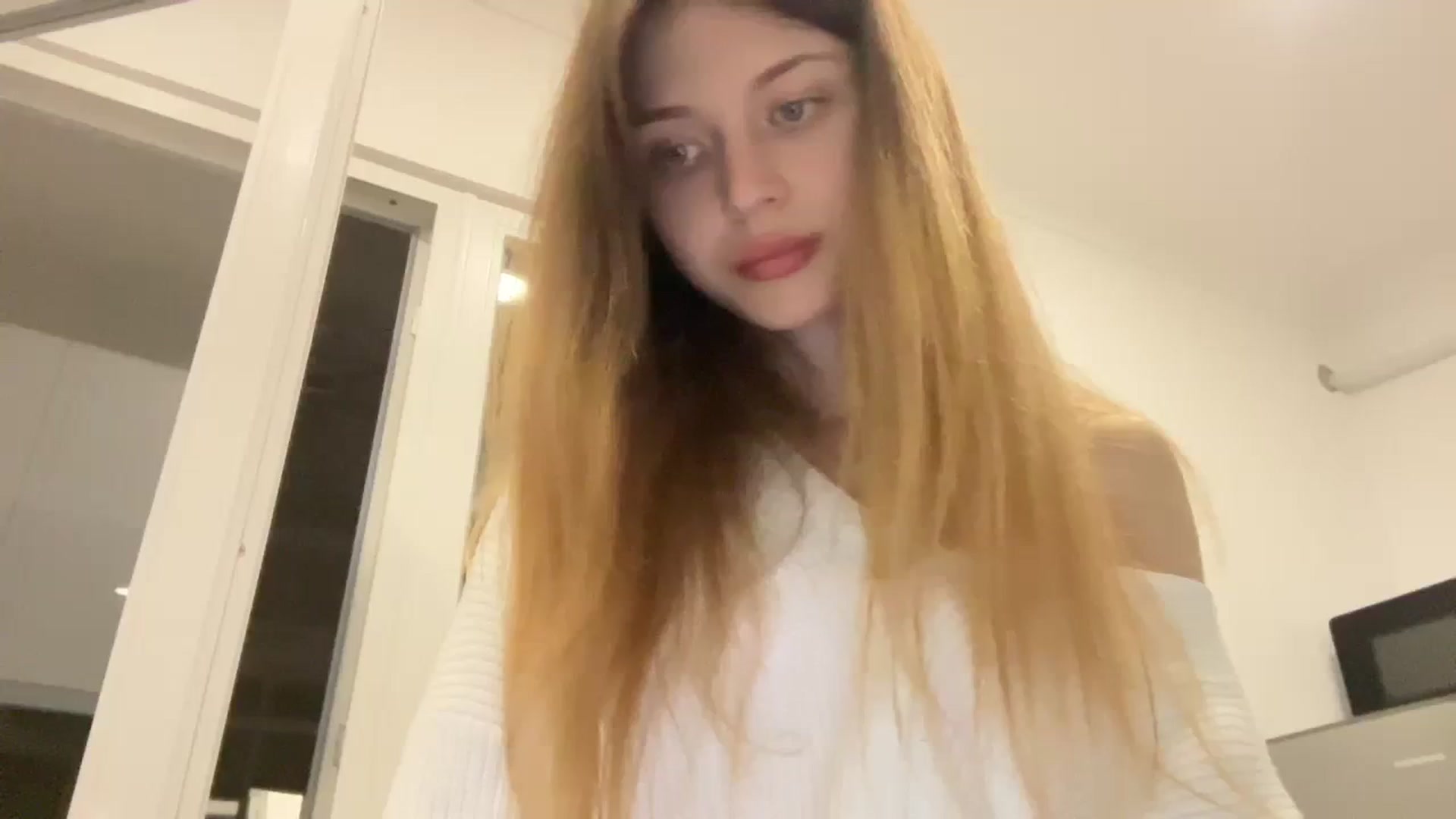 Gallery image thumbnail from Coconut_dream's myfreecams stream on, 10/03/2023, 16:32 image 1 of 20