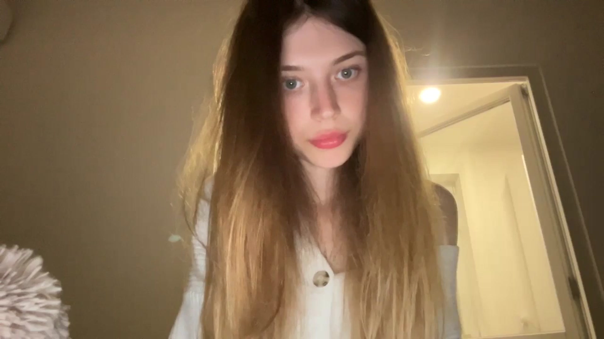 Gallery image thumbnail from Coconut_dream's myfreecams stream on, 10/03/2023, 16:32 image 5 of 20