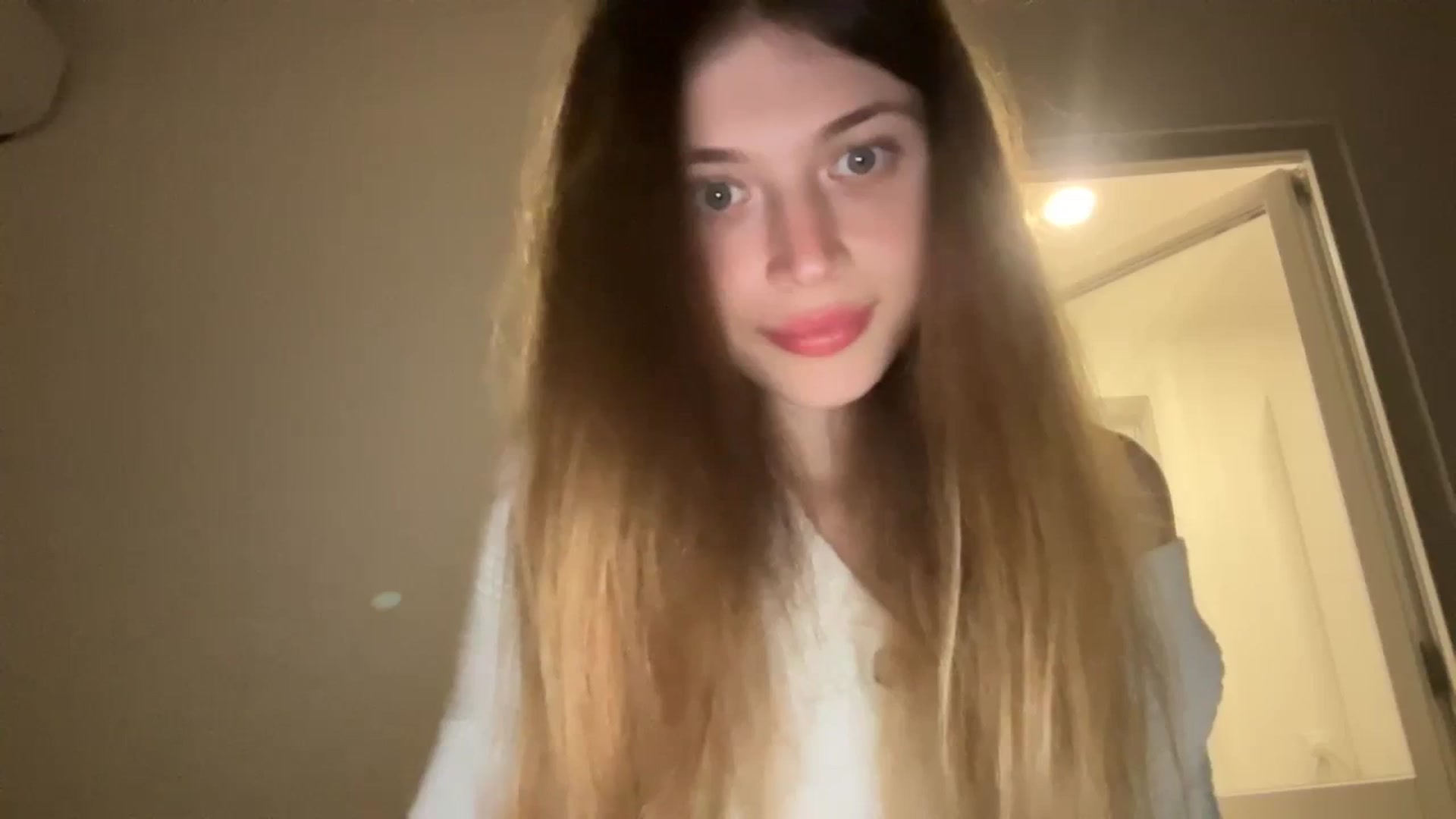 Gallery image thumbnail from Coconut_dream's myfreecams stream on, 10/03/2023, 16:32 image 12 of 20