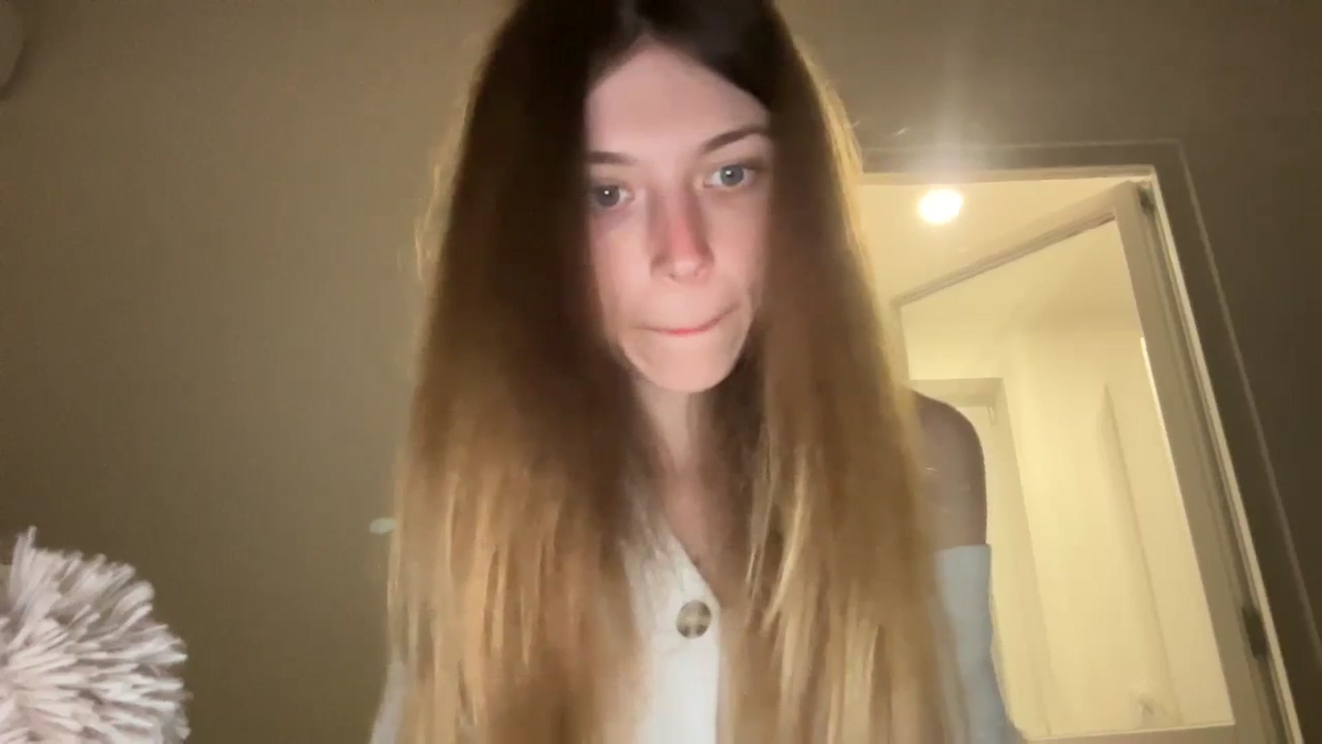 Gallery image thumbnail from Coconut_dream's myfreecams stream on, 10/03/2023, 16:32 image 7 of 20