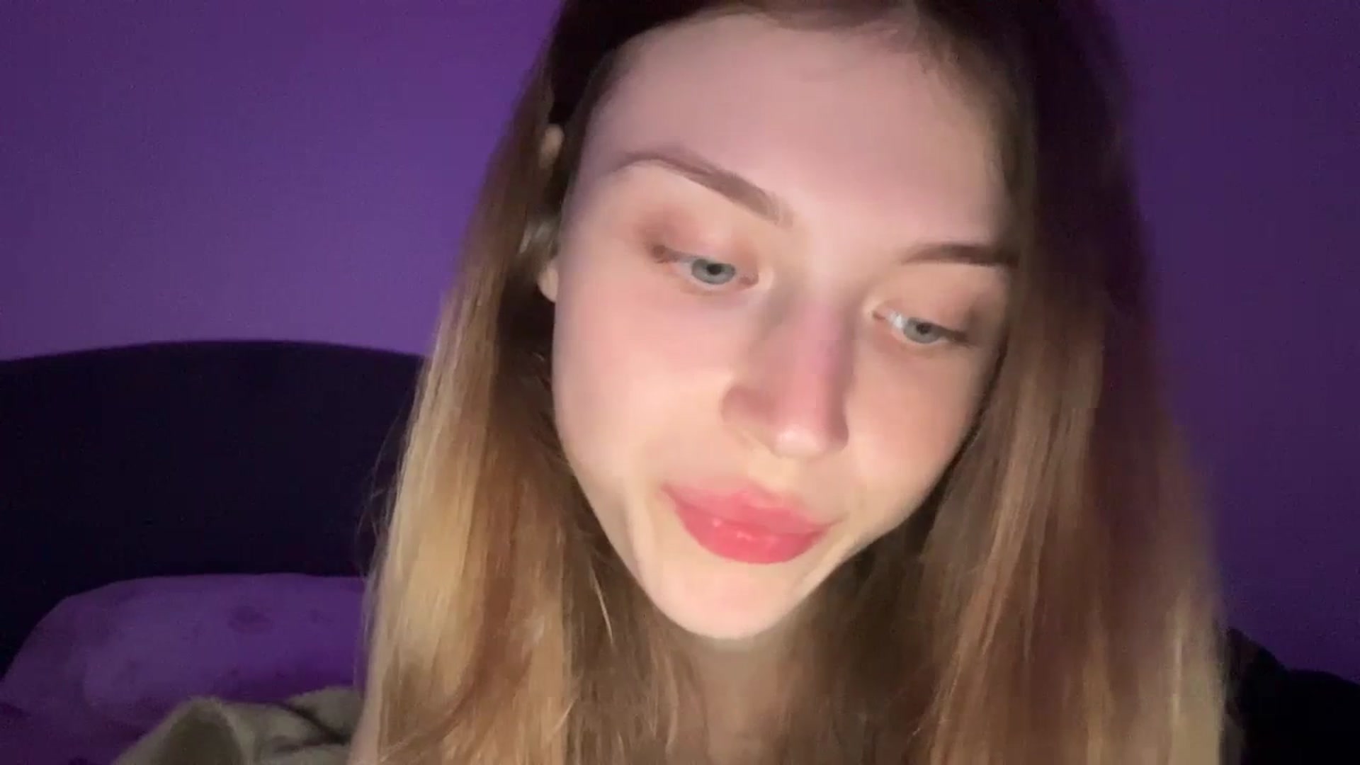 Gallery image thumbnail from Coconut_dream's myfreecams stream on, 10/03/2023, 20:30 image 3 of 20