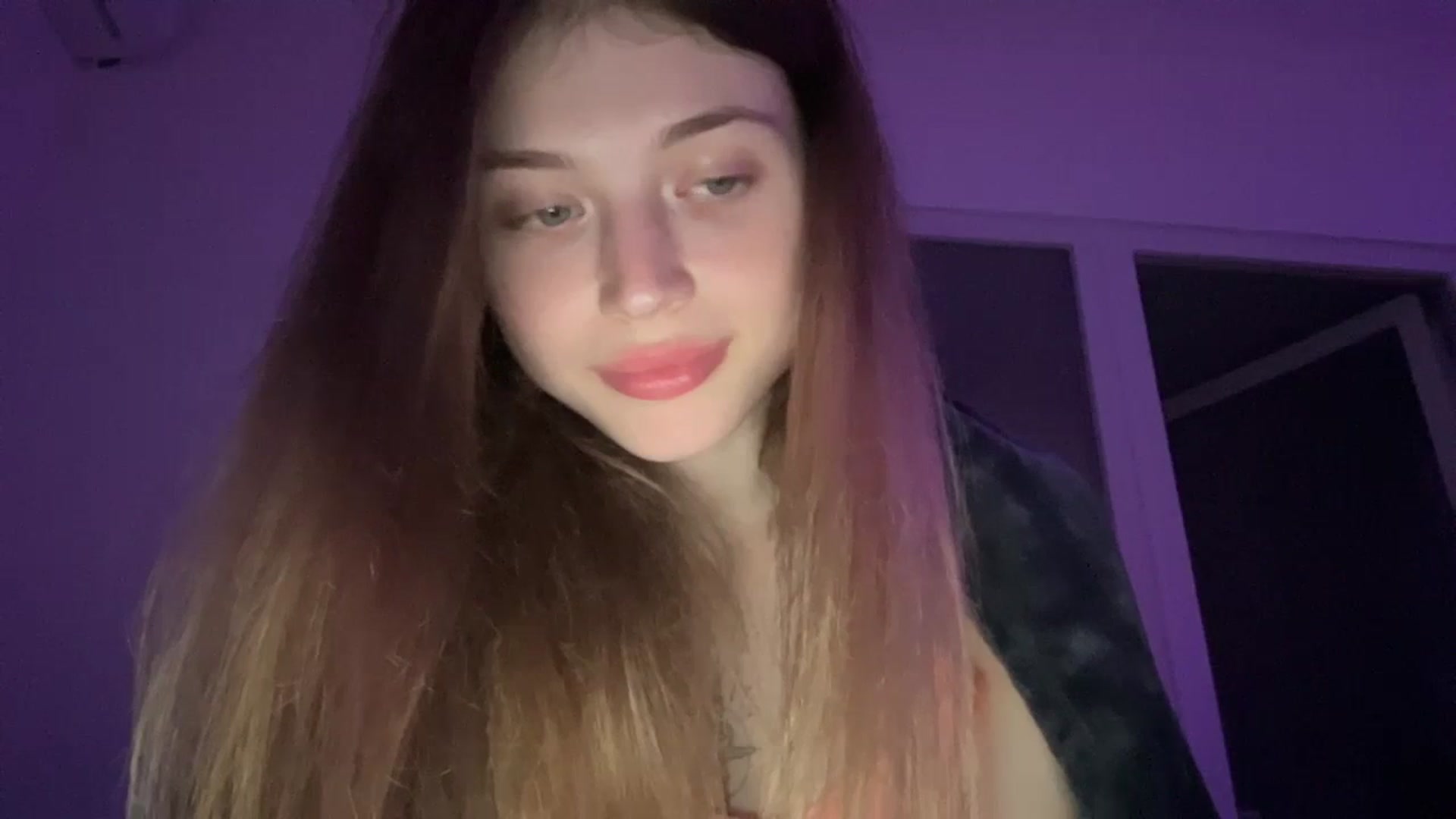 Gallery image thumbnail from Coconut_dream's myfreecams stream on, 10/03/2023, 20:30 image 10 of 20