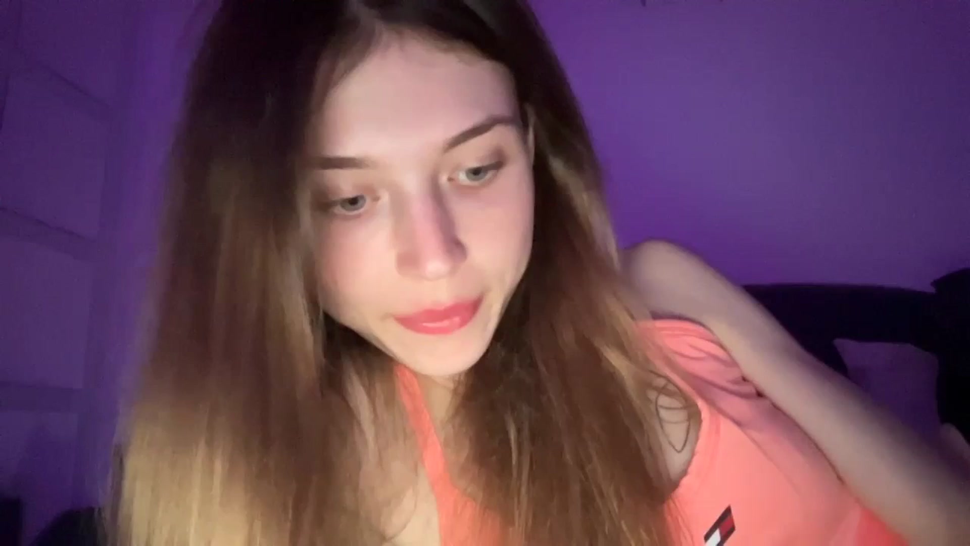 Gallery image thumbnail from Coconut_dream's myfreecams stream on, 10/03/2023, 20:30 image 1 of 20