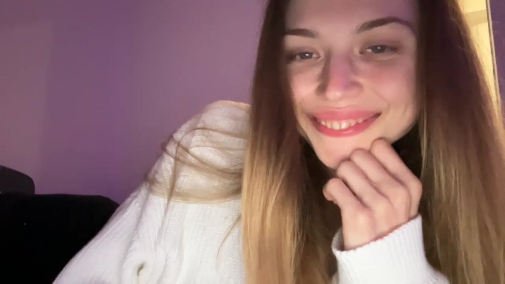 Gallery image thumbnail from Coconut_dream's myfreecams stream on, 10/04/2023, 16:34 image 5 of 20
