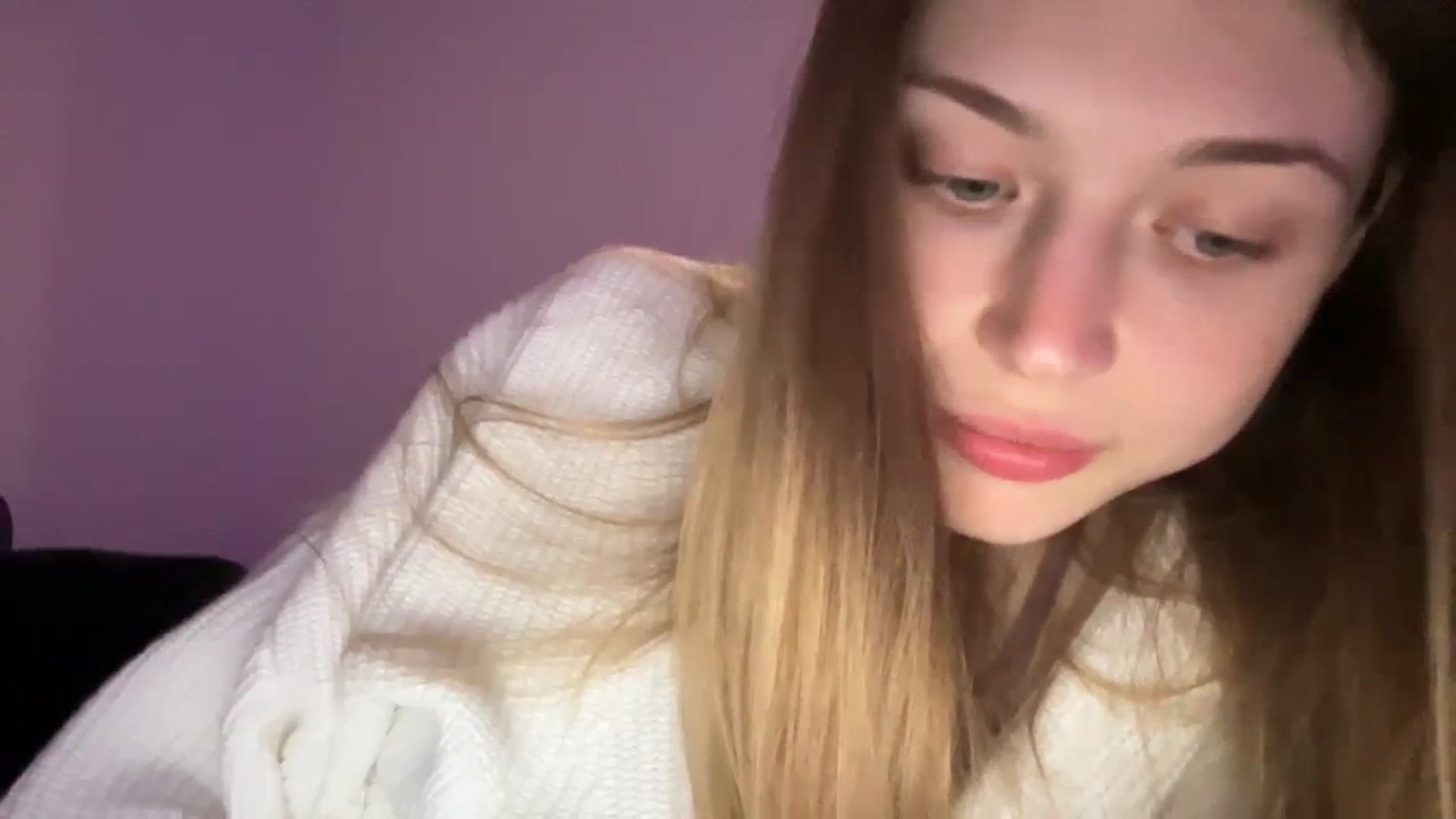 Gallery image thumbnail from Coconut_dream's myfreecams stream on, 10/04/2023, 16:34 image 15 of 20