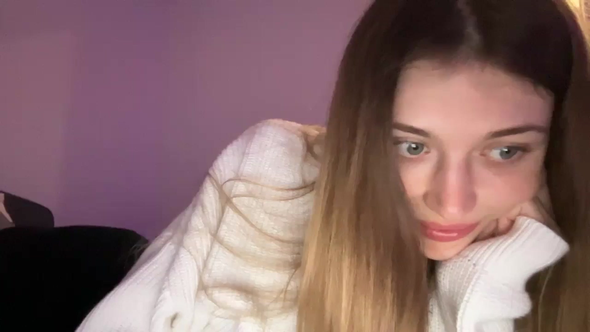 Gallery image thumbnail from Coconut_dream's myfreecams stream on, 10/04/2023, 16:34 image 14 of 20