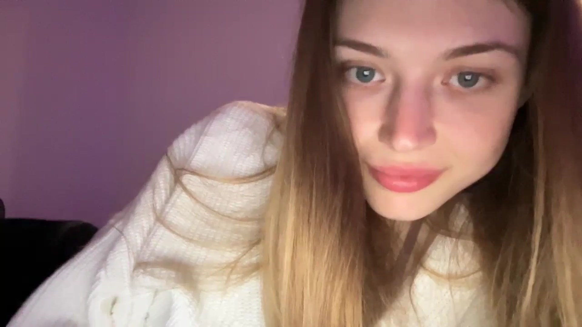 Gallery image thumbnail from Coconut_dream's myfreecams stream on, 10/04/2023, 16:34 image 16 of 20
