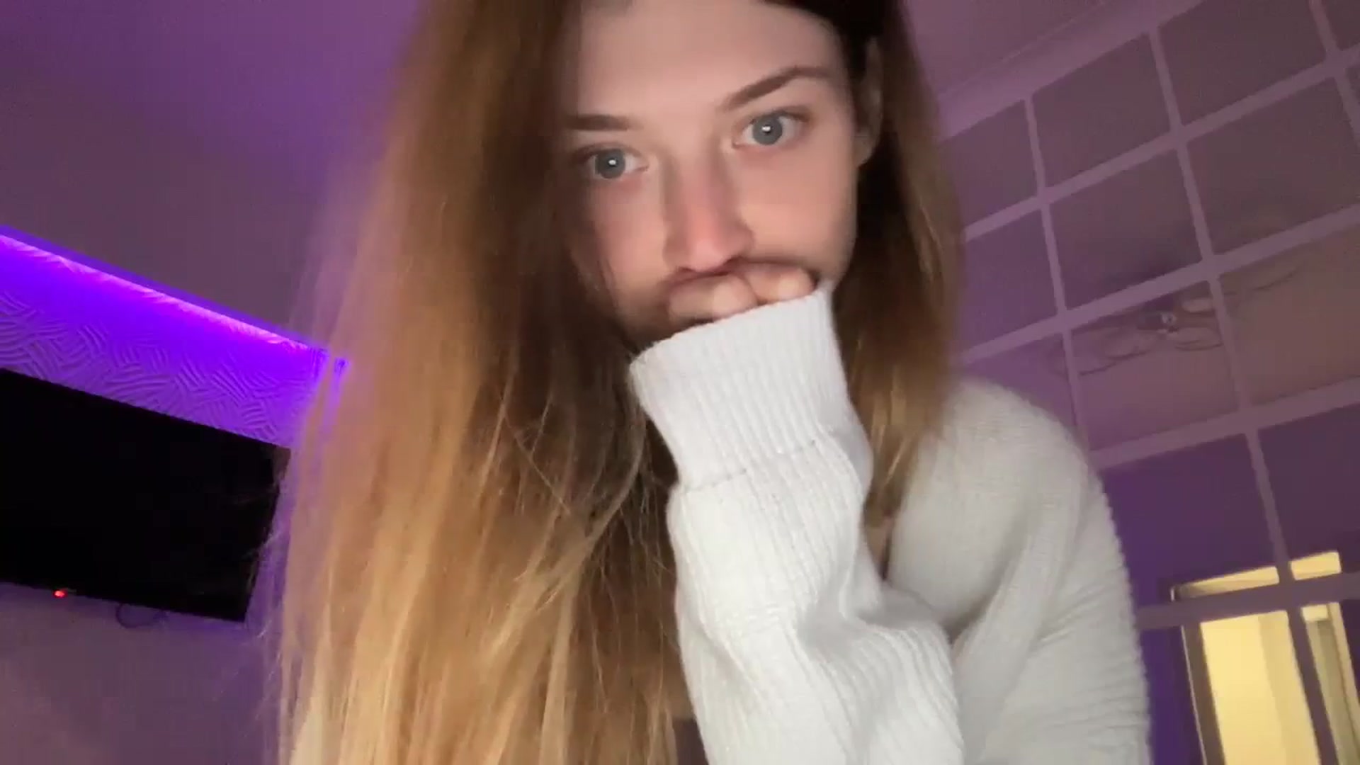 Gallery image thumbnail from Coconut_dream's myfreecams stream on, 10/04/2023, 17:45 image 17 of 20