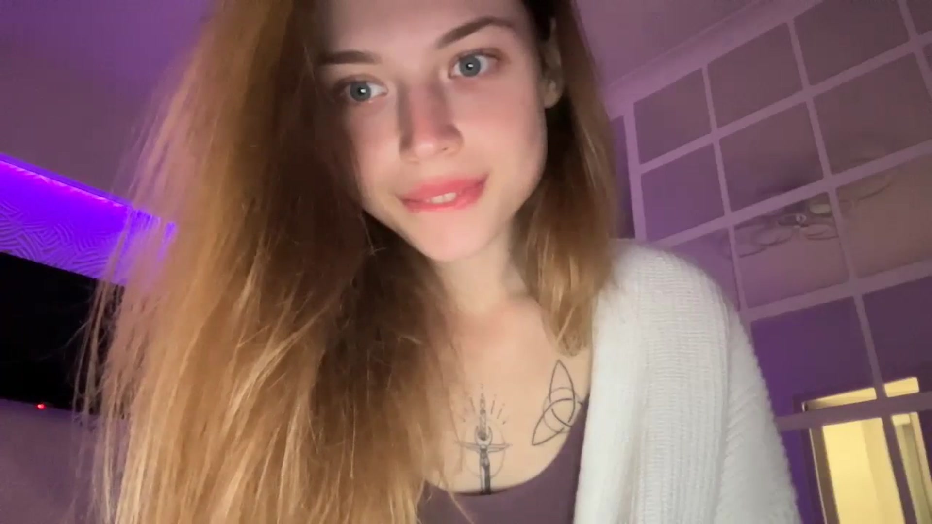 Gallery image thumbnail from Coconut_dream's myfreecams stream on, 10/04/2023, 17:45 image 15 of 20