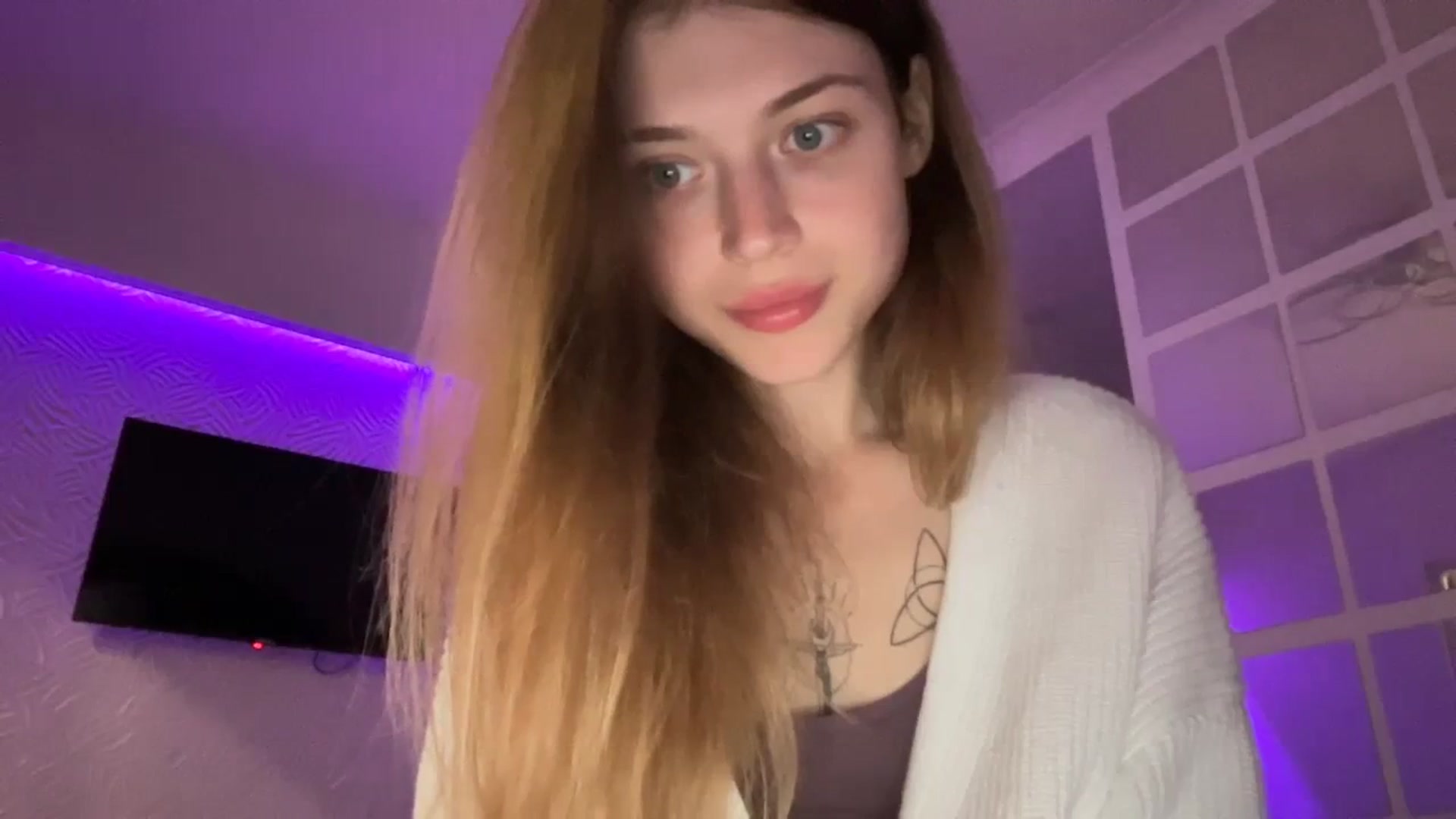 Gallery image thumbnail from Coconut_dream's myfreecams stream on, 10/04/2023, 17:45 image 3 of 20