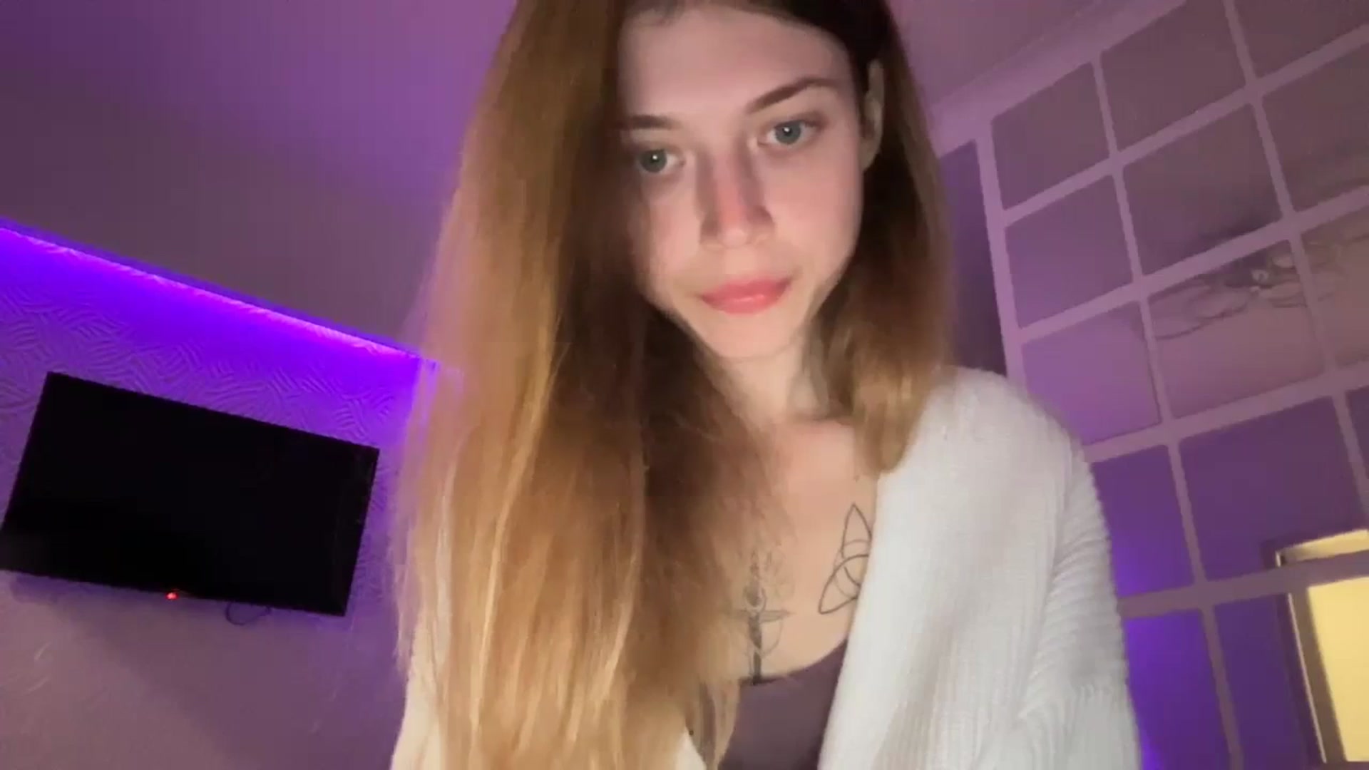 Gallery image thumbnail from Coconut_dream's myfreecams stream on, 10/04/2023, 17:45 image 5 of 20